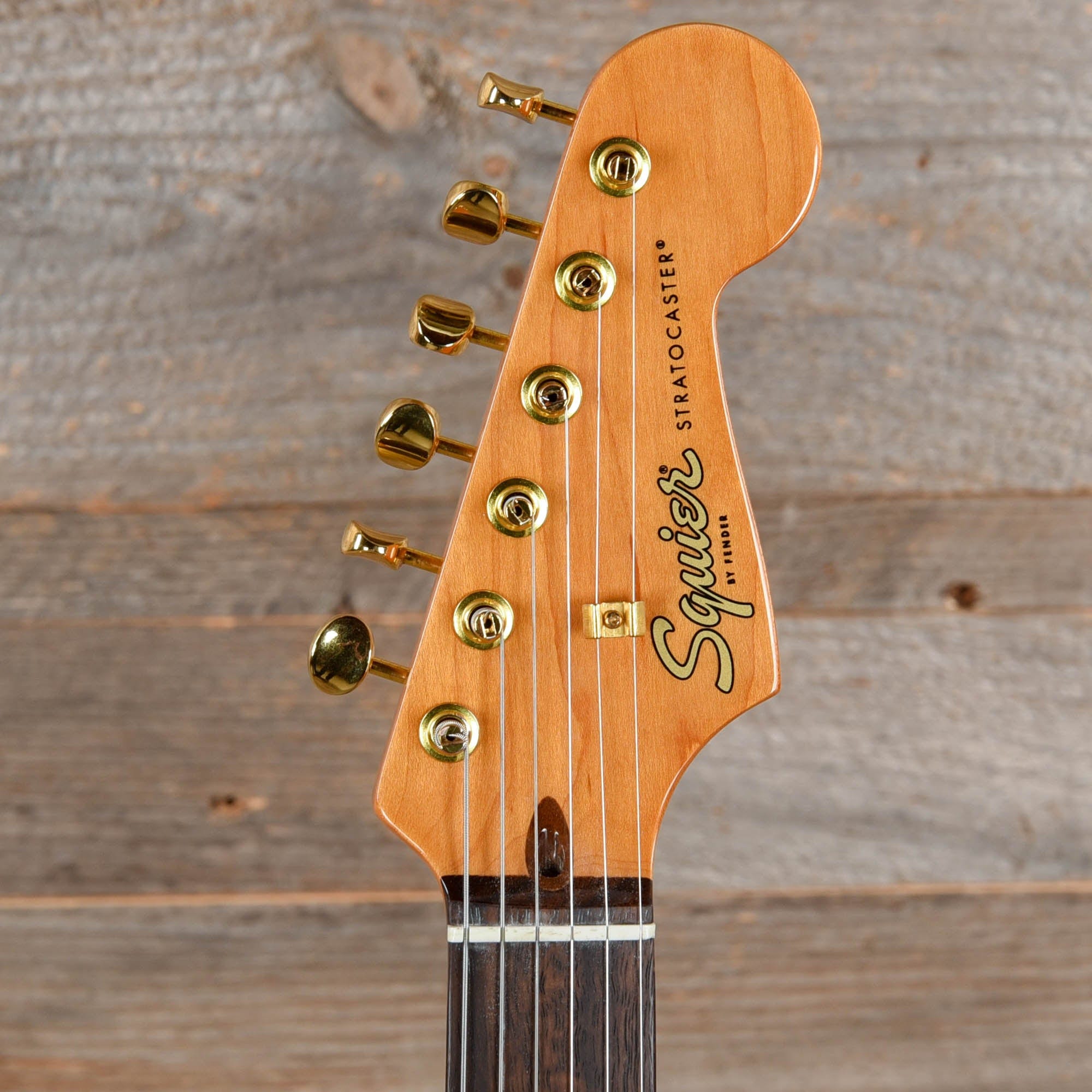 Squier Classic Vibe '60s Stratocaster 3-Color Sunburst w/Gold Hardware & Black Pickguard Electric Guitars / Solid Body