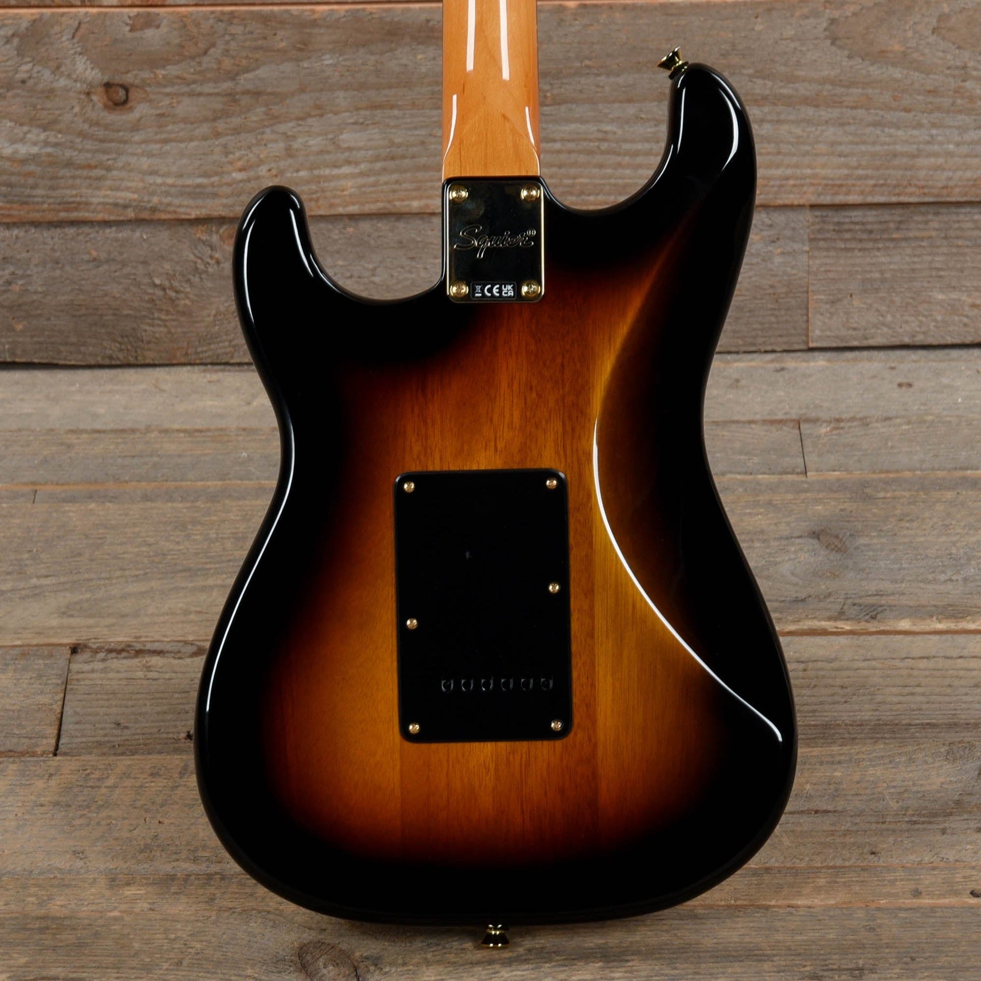 Squier Classic Vibe '60s Stratocaster 3-Color Sunburst w/Gold Hardware & Black Pickguard Electric Guitars / Solid Body