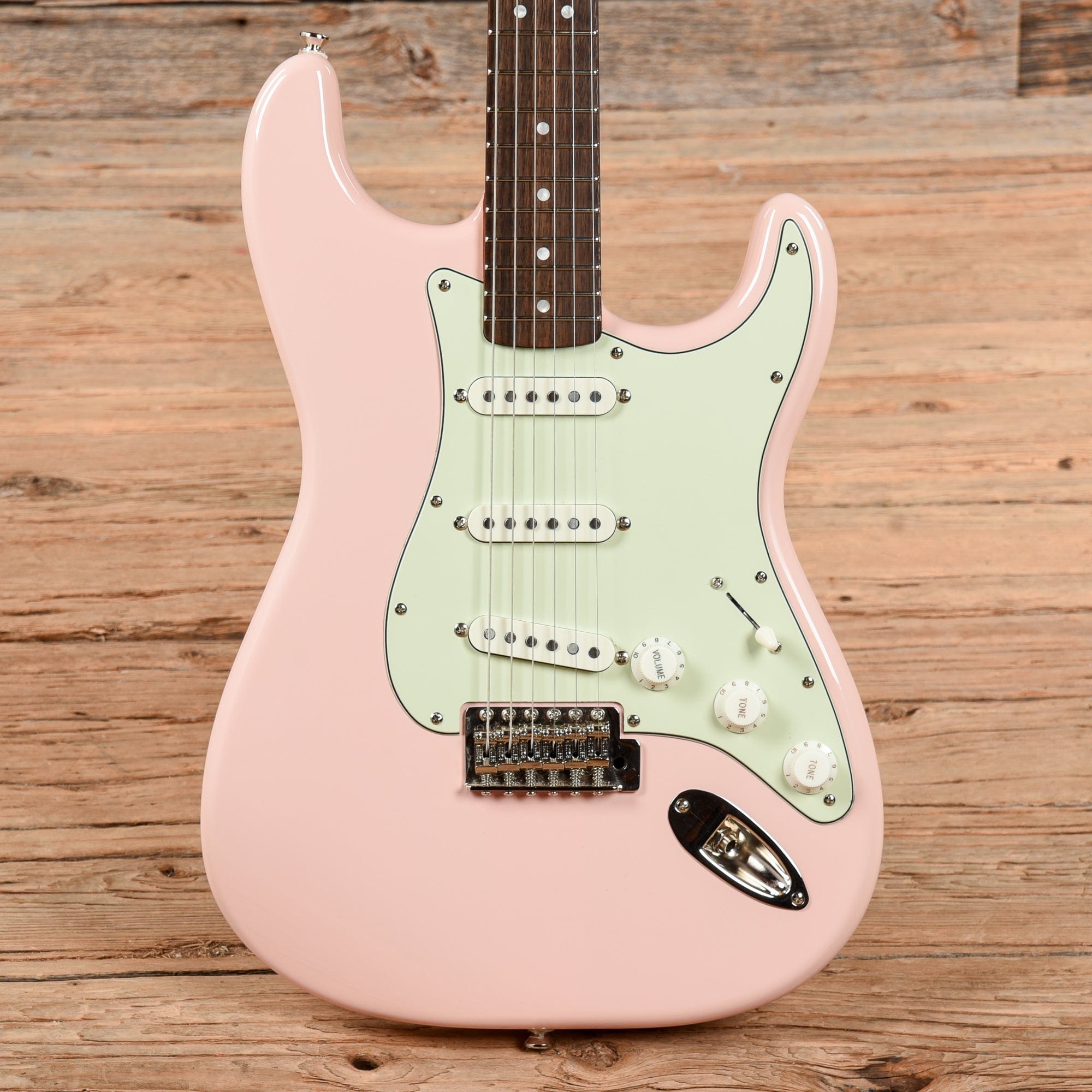 Squier Classic Vibe '60s Stratocaster Shell Pink 2020 Electric Guitars / Solid Body