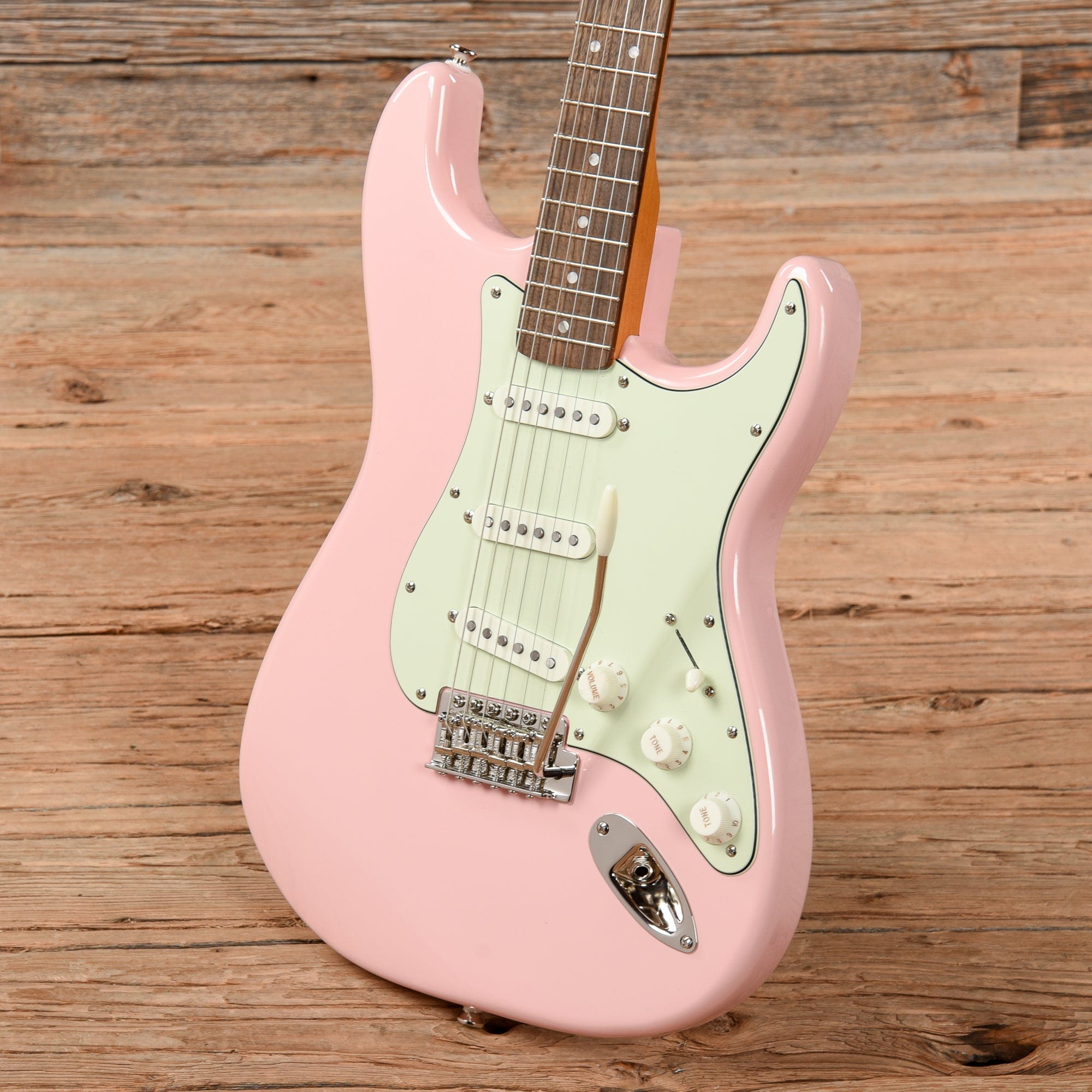 Squier Classic Vibe '60s Stratocaster Shell Pink 2021 Electric Guitars / Solid Body