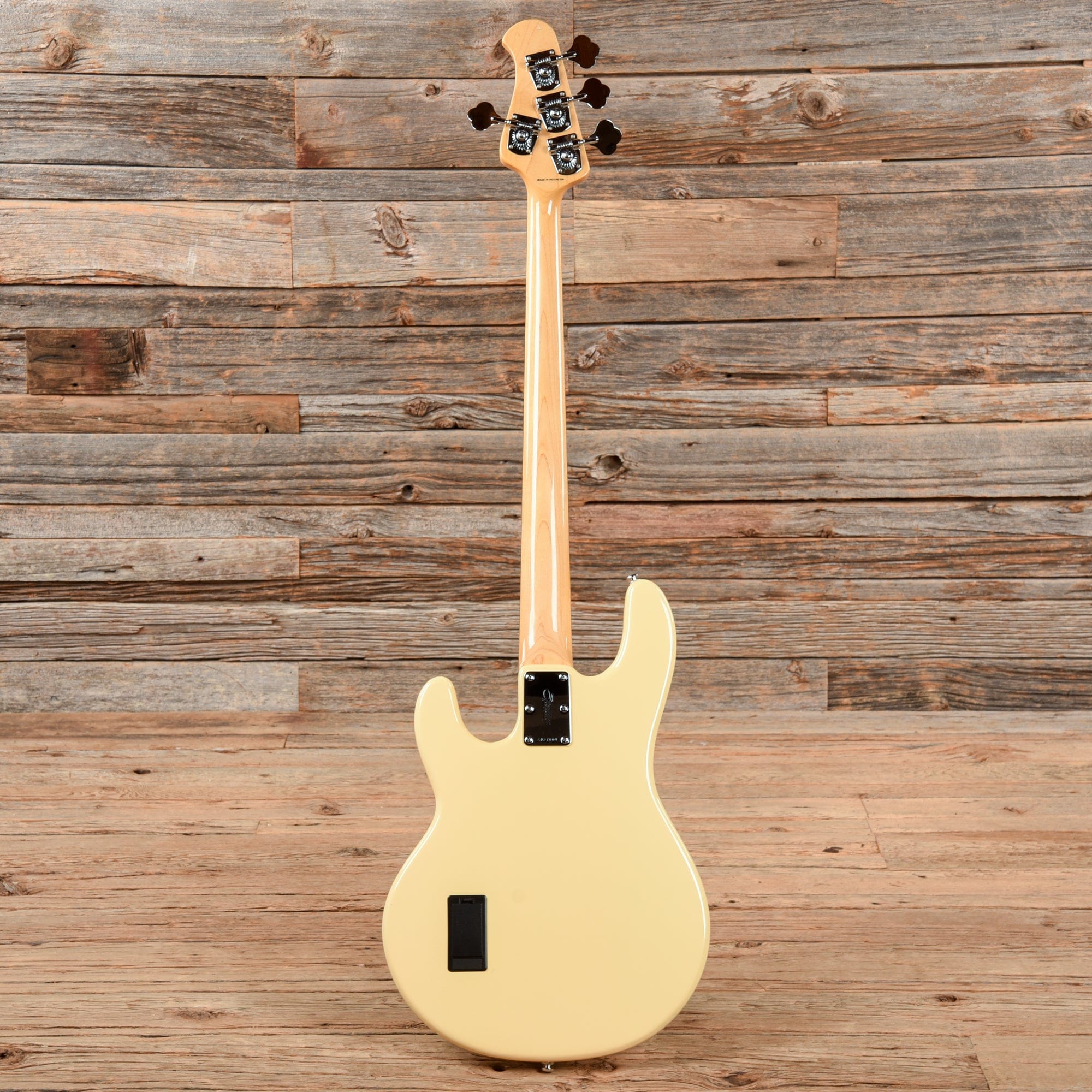 Sterling by Music Man Ray34CA Fretless White – Chicago Music Exchange