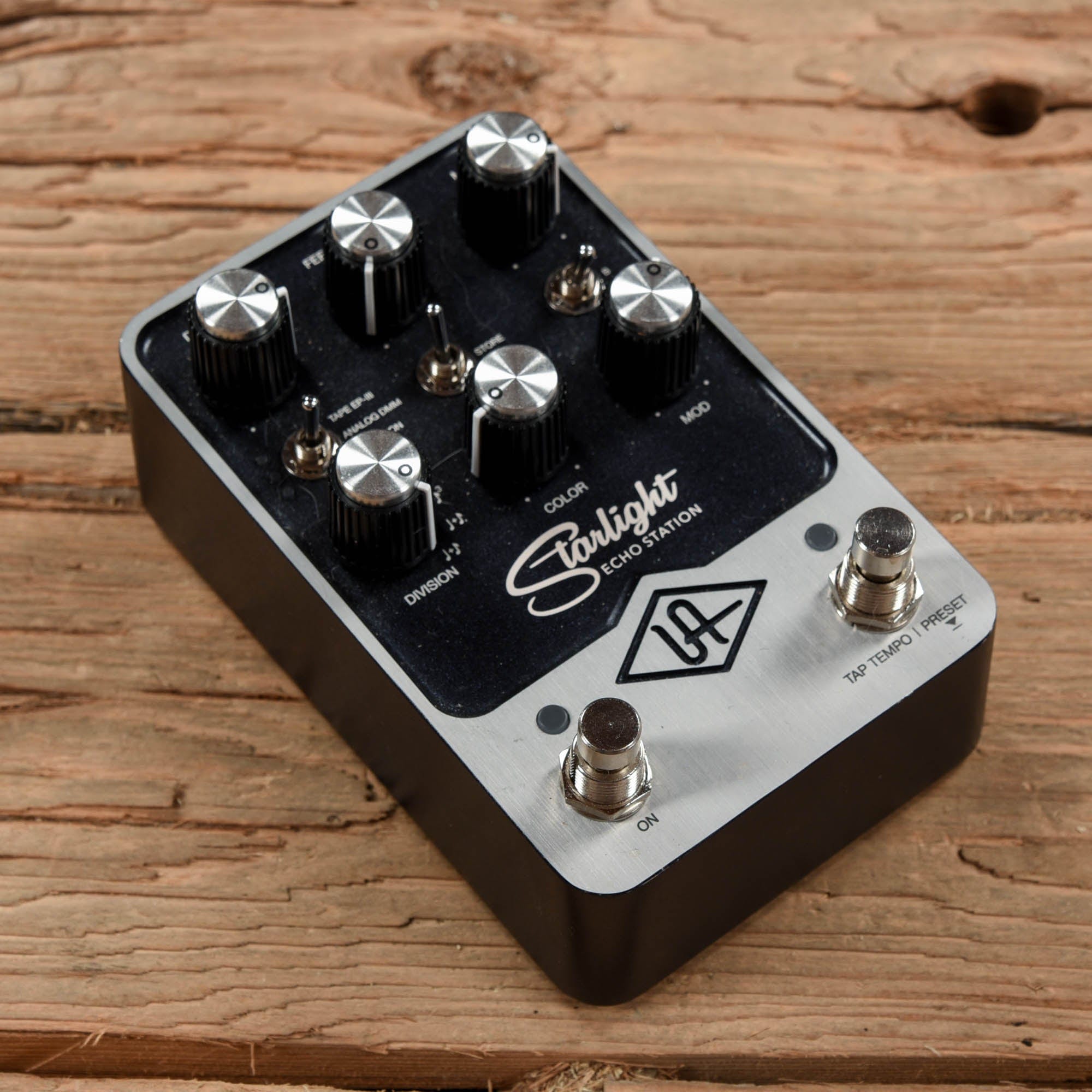 Universal Audio Starlight Echo Effects and Pedals / Delay