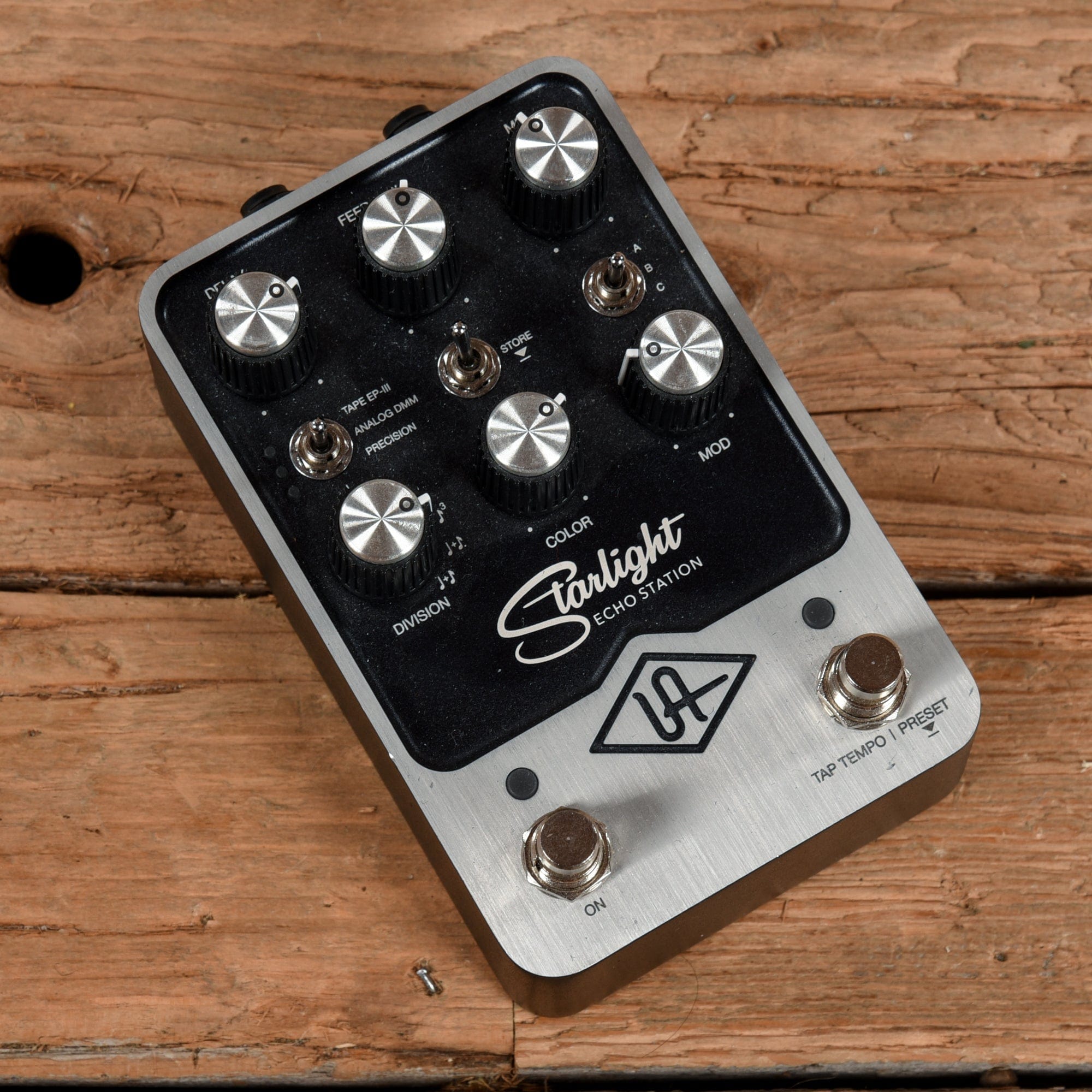 Universal Audio Starlight Effects and Pedals / Delay