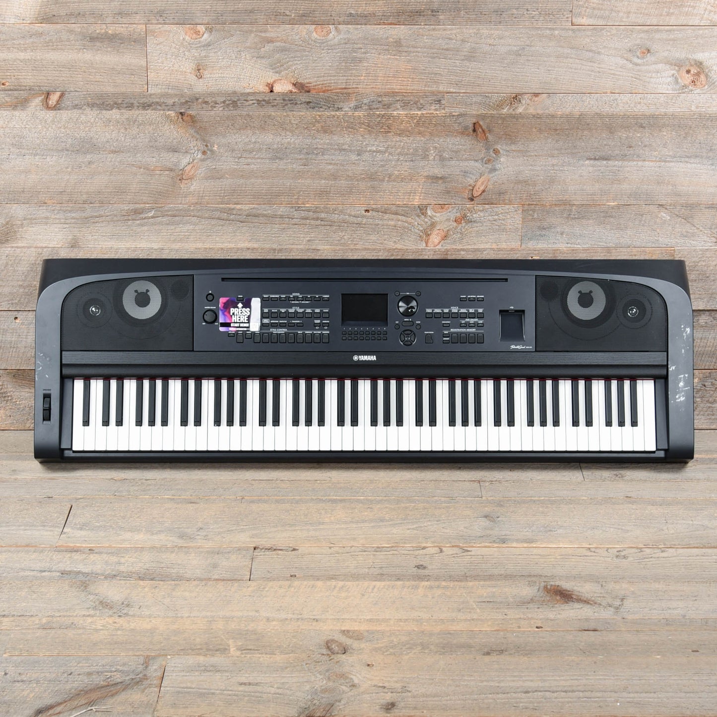 Yamaha DGX-670B 88-Key Portable Digital Piano w/ Power Adapter & Sustain Pedal Black Keyboards and Synths / Electric Pianos