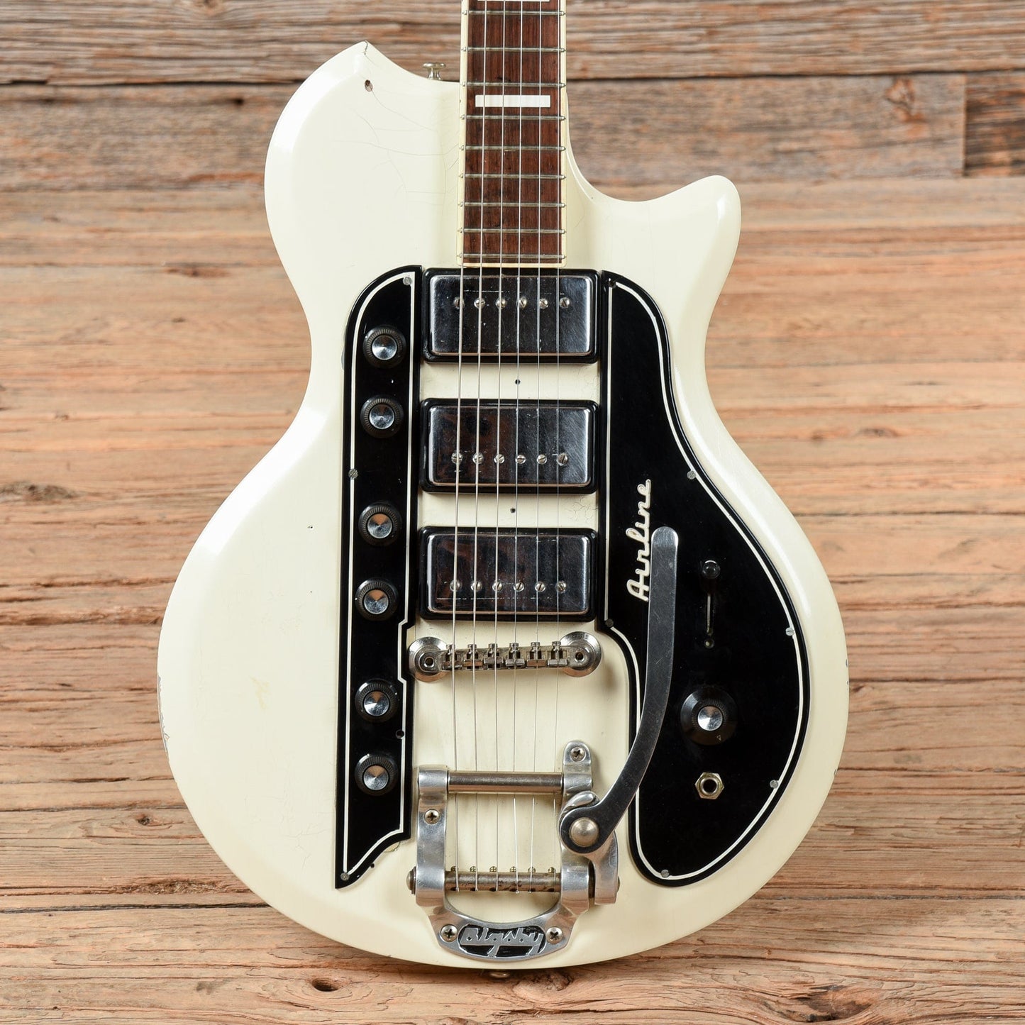 Airline Town & Country White 1960s Electric Guitars / Solid Body