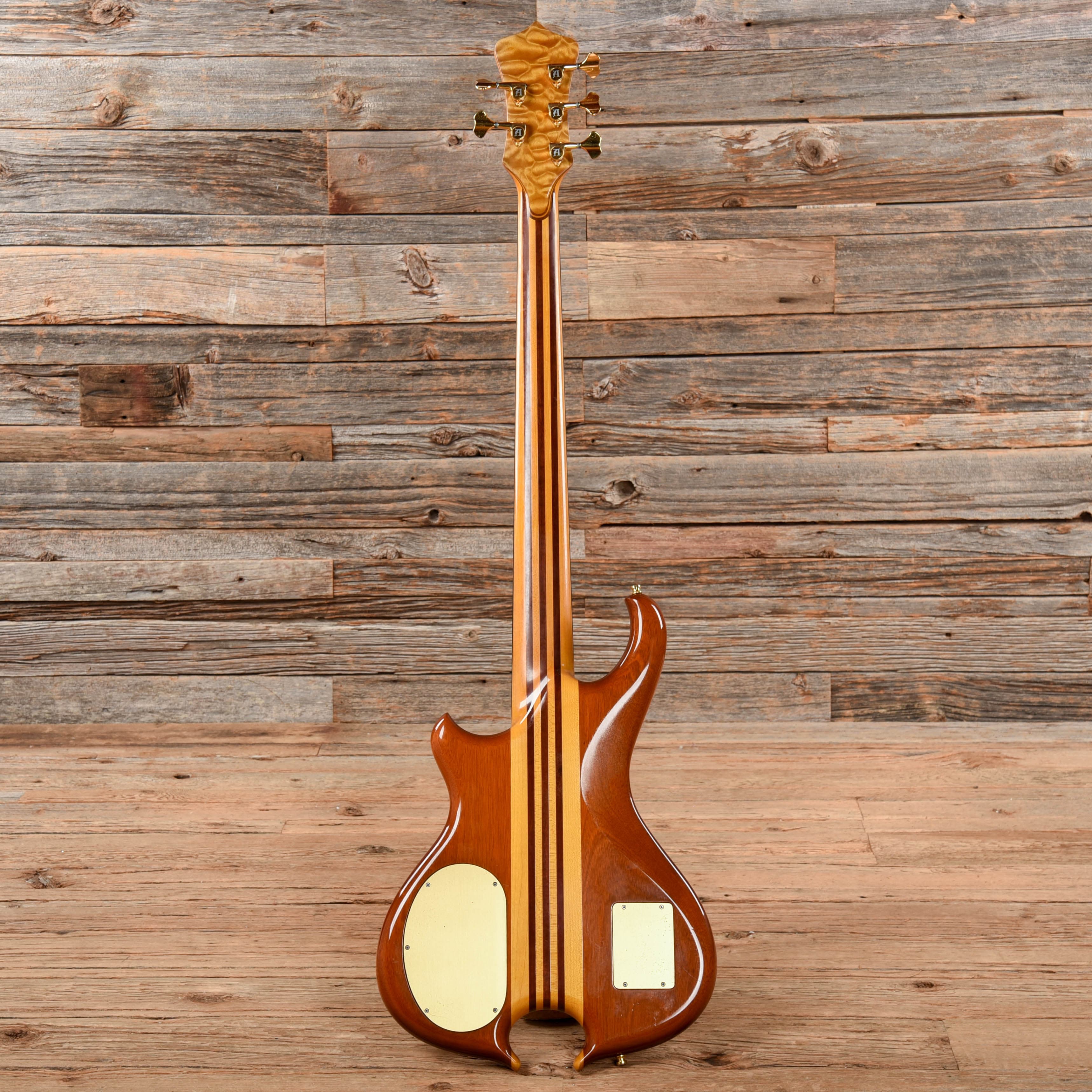 Alembic Mark King Deluxe V Natural 2004 – Chicago Music Exchange