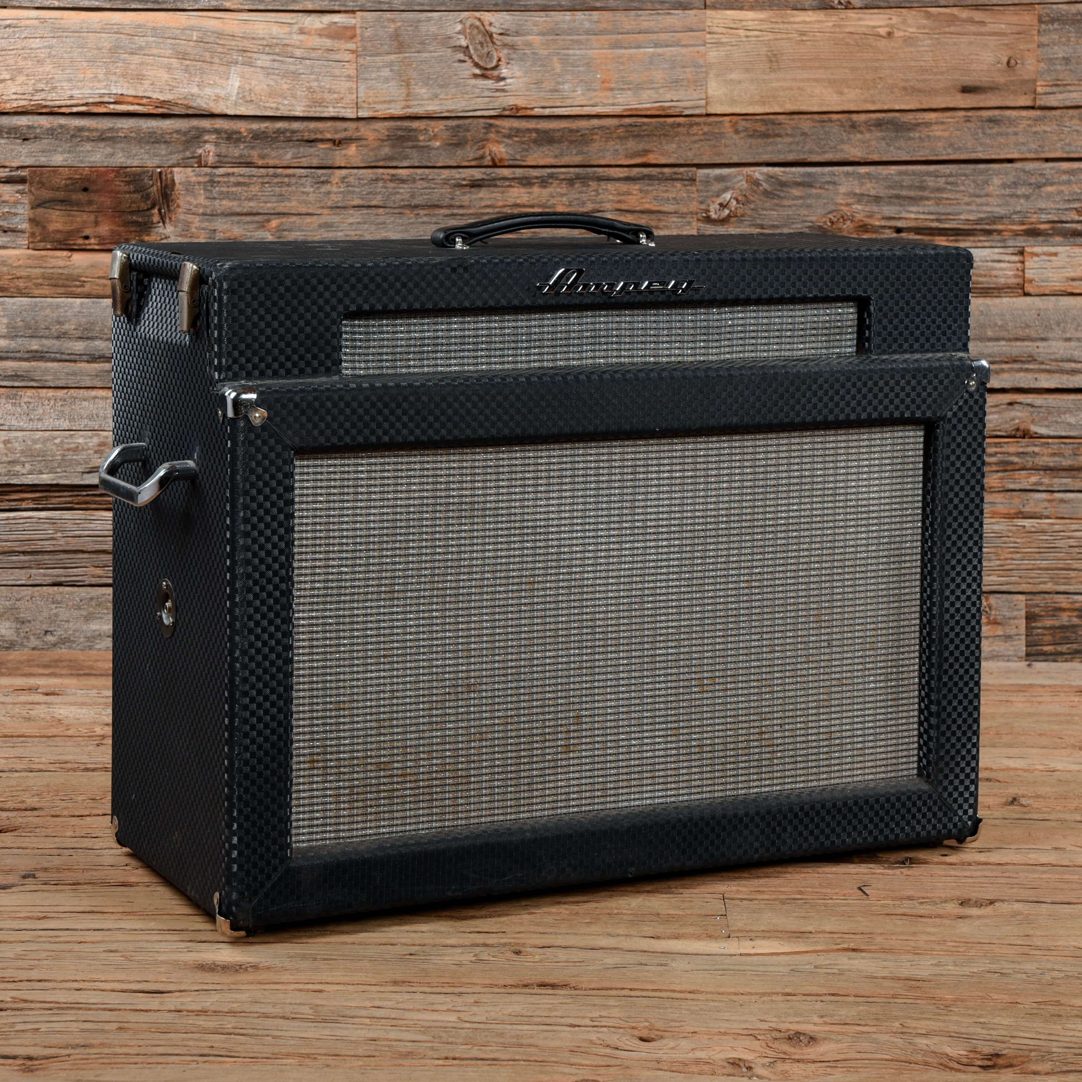 Ampeg B-12XT  1960s Amps / Guitar Combos