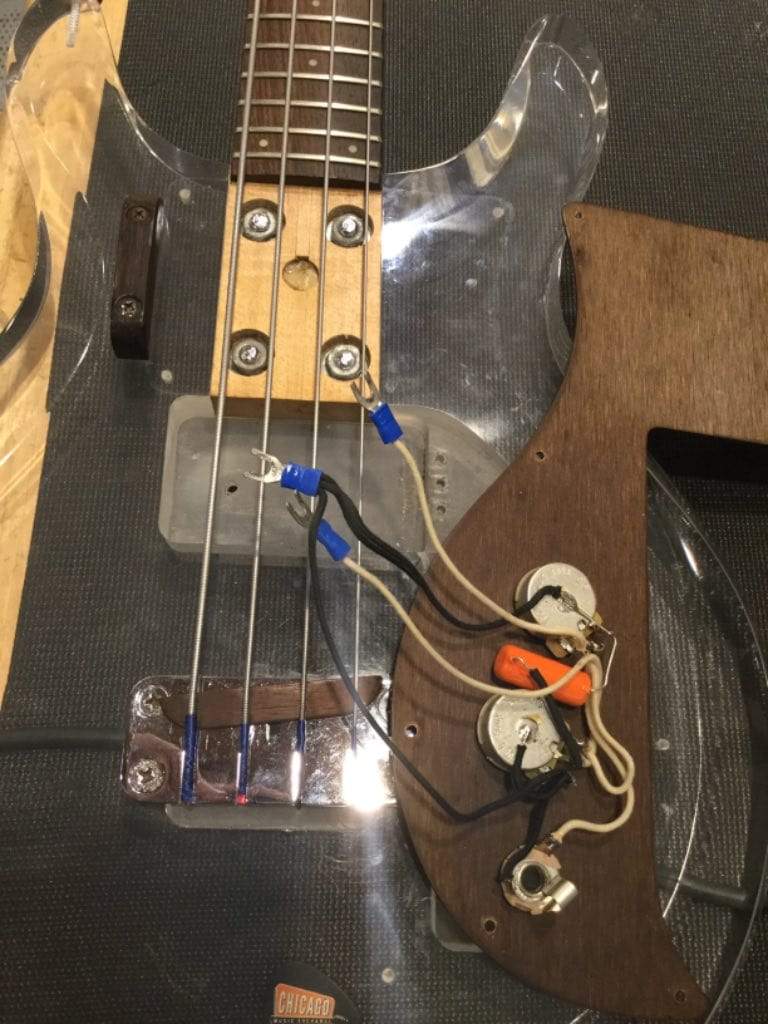 Ampeg Dan Armstrong Bass Lucite 1969 Bass Guitars / Short Scale