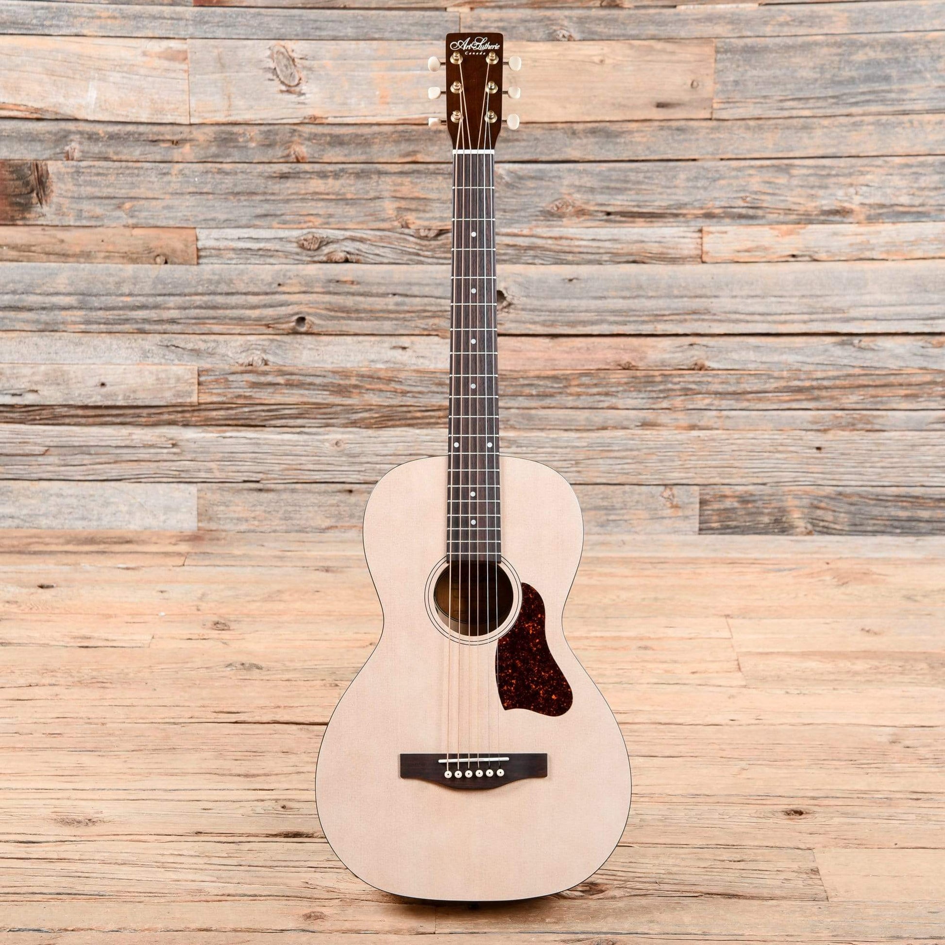 Art & Lutherie Roadhouse Parlor Acoustic/Electric Faded Cream Acoustic Guitars / Parlor