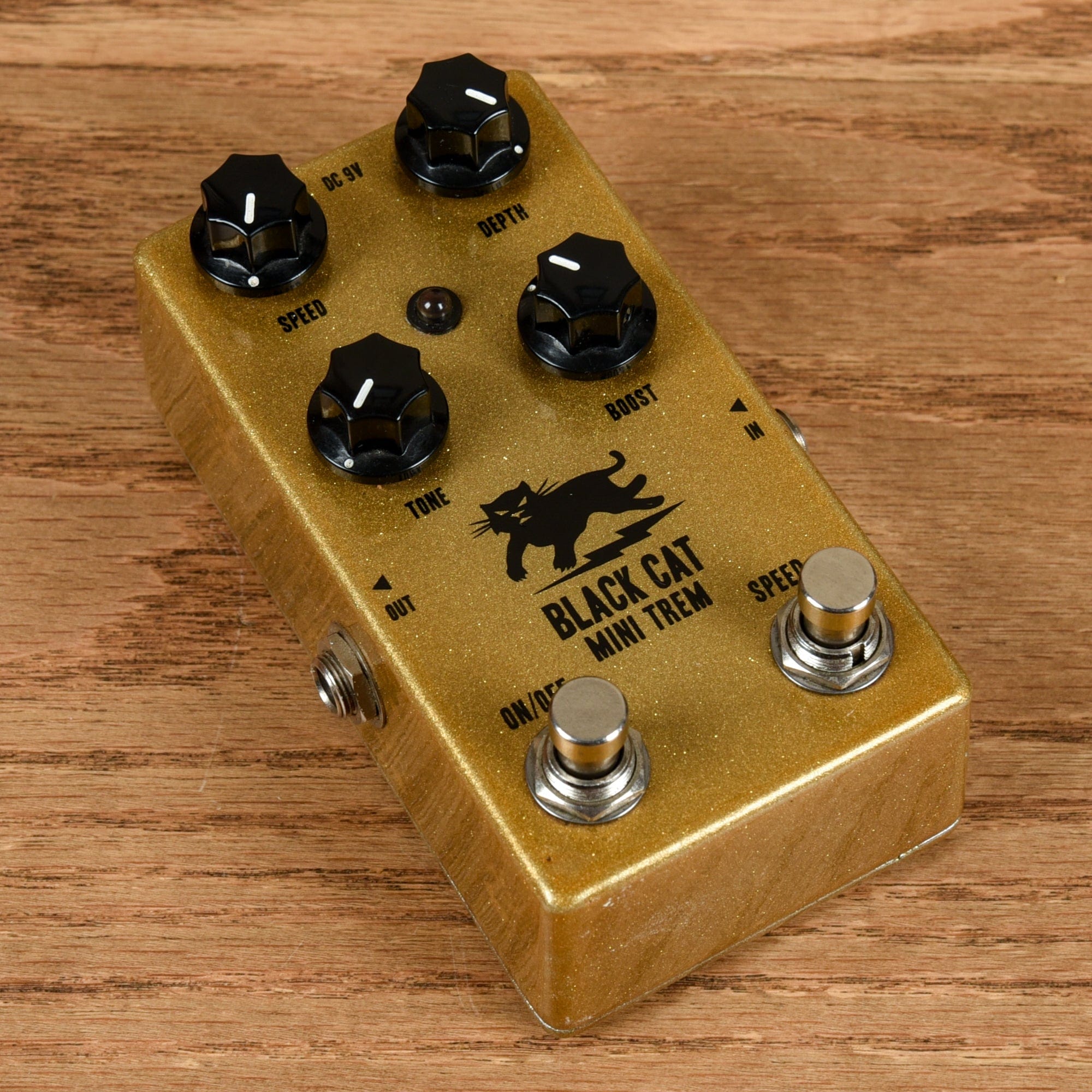 Black Cat Pedals Mini-Trem Tremolo/Clean Boost – Chicago Music Exchange