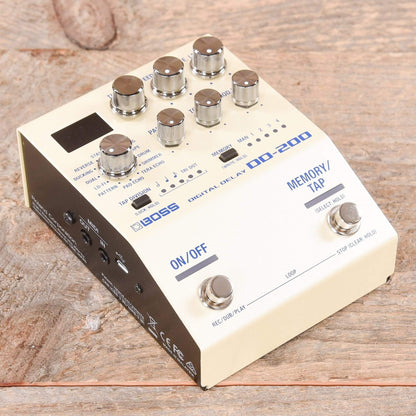 Boss DD-200 Digital Delay Effects and Pedals / Delay