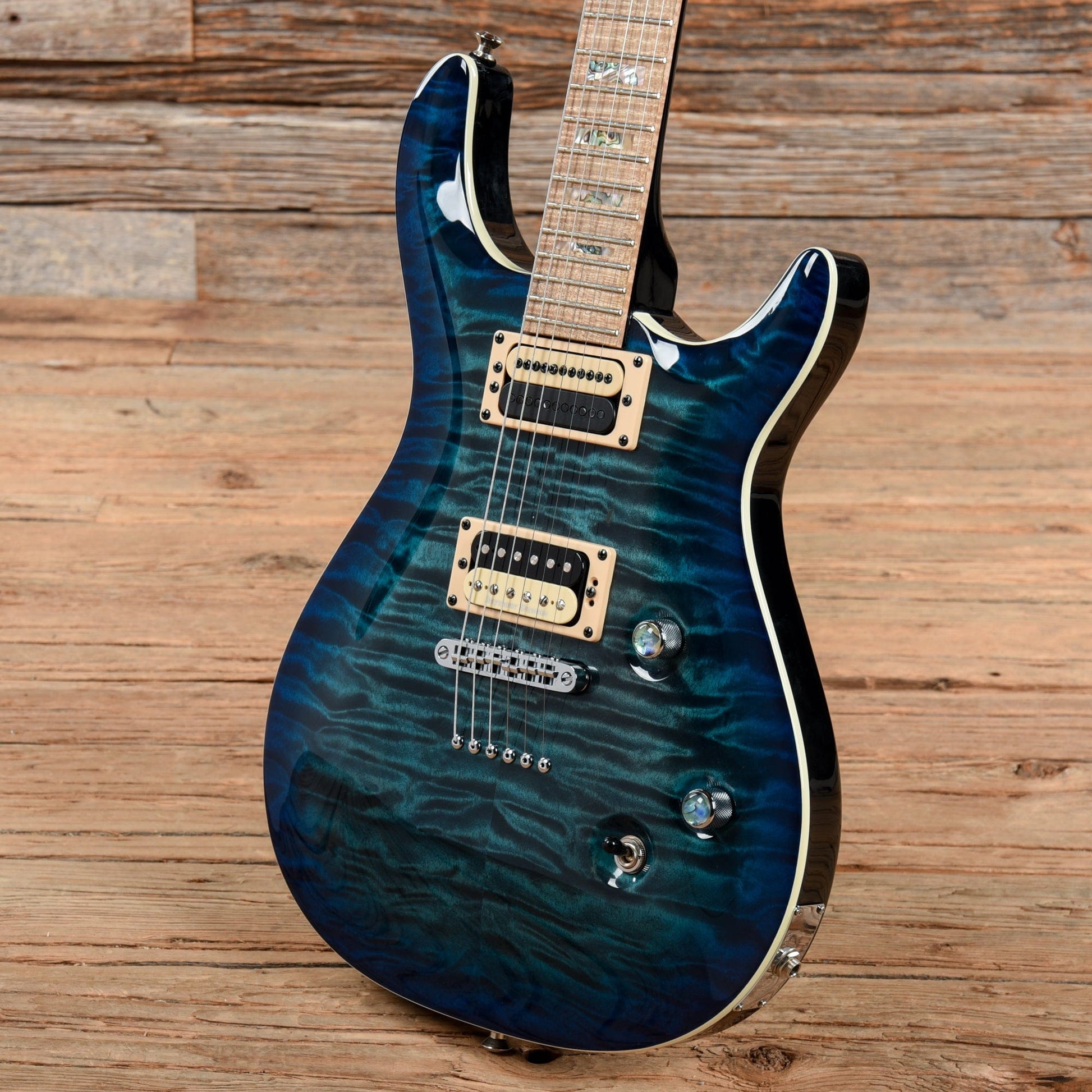 Carvin CT624M Blue Burst Electric Guitars / Solid Body