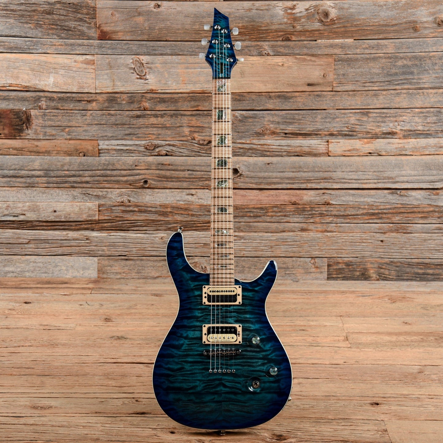 Carvin CT624M Blue Burst Electric Guitars / Solid Body