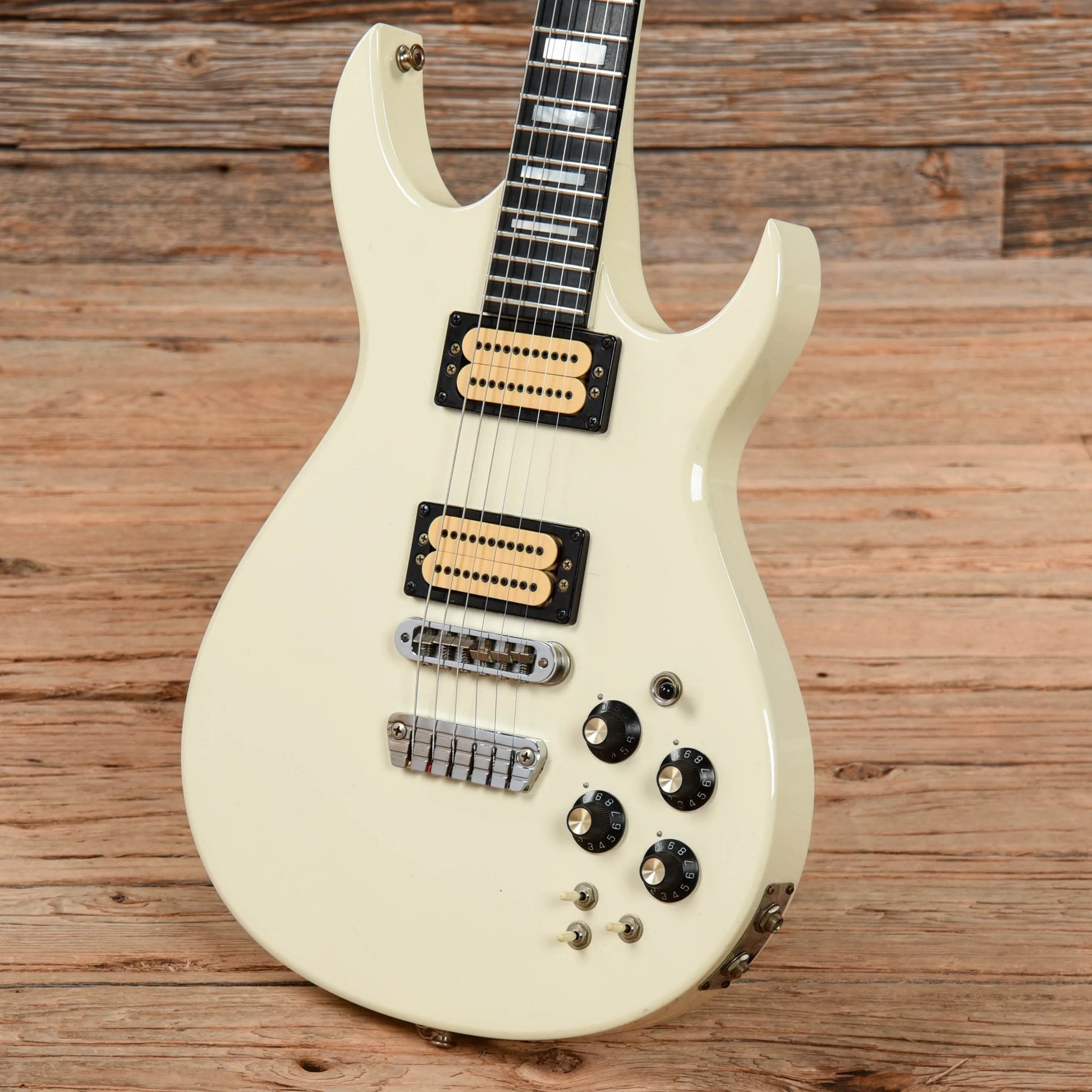 Carvin DC200 White 1982 Electric Guitars / Solid Body