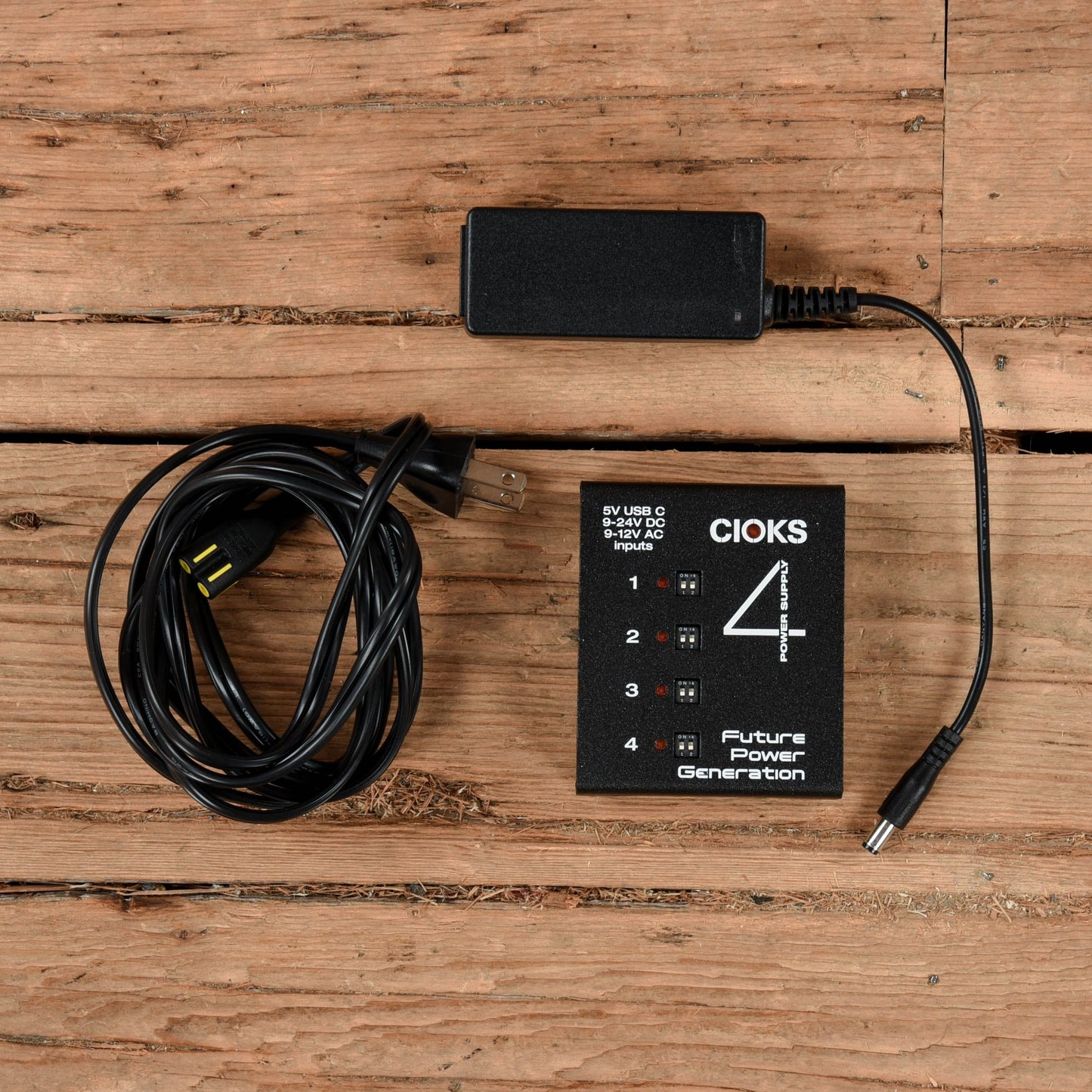 CIOKS 4 Power Supply Effects and Pedals / Pedalboards and Power Supplies