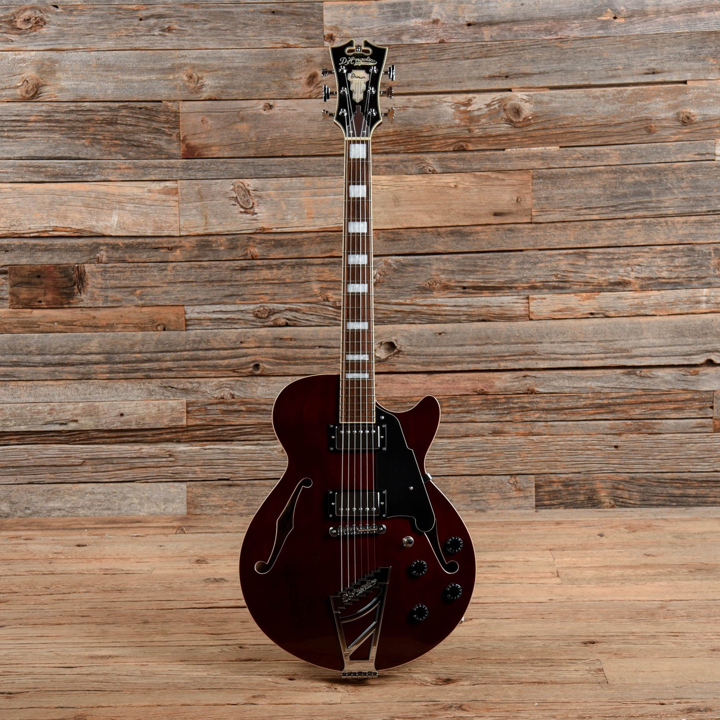 D'Angelico D'Angelico Premier SS Semi-Hollow Single Cutaway Trans Wine Electric Guitars / Semi-Hollow