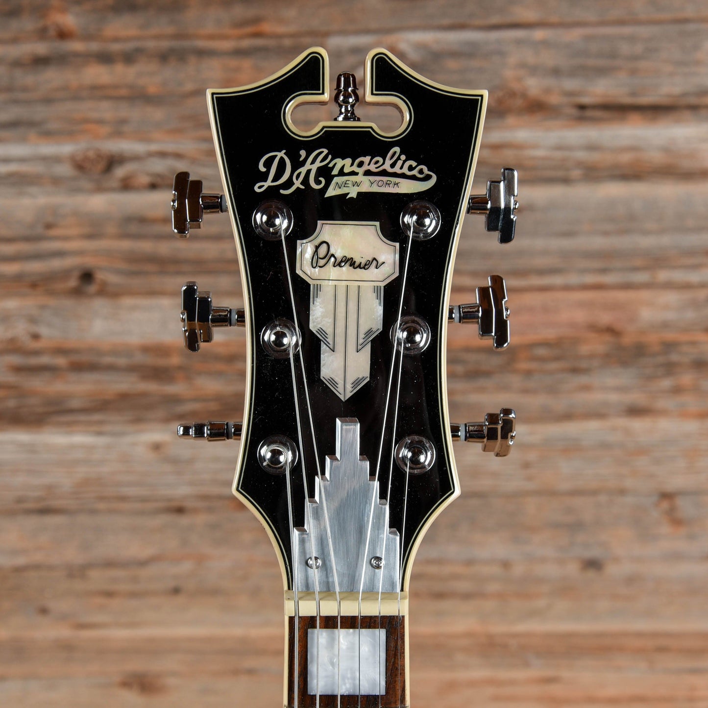 D'Angelico D'Angelico Premier SS Semi-Hollow Single Cutaway Trans Wine Electric Guitars / Semi-Hollow