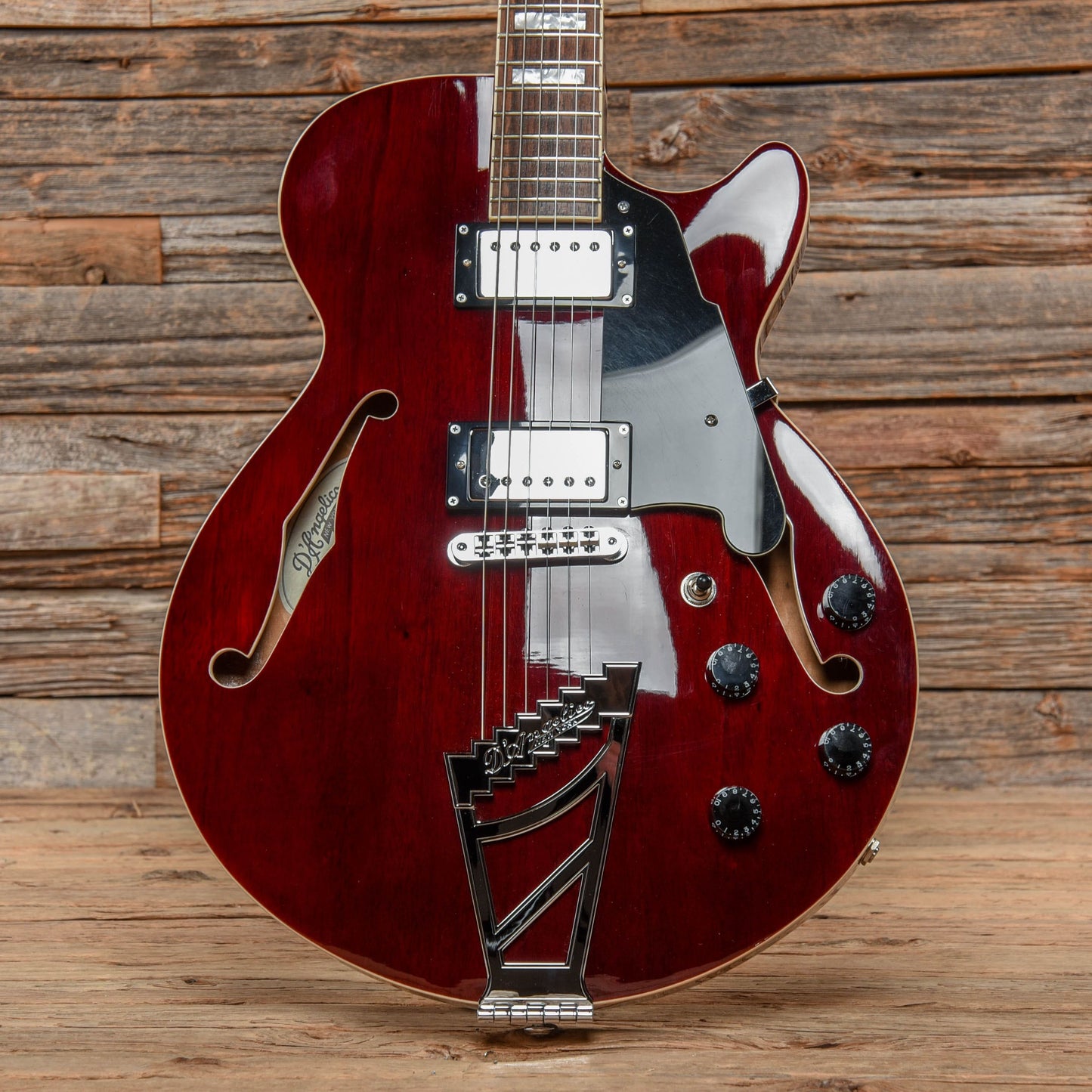 D'Angelico D'Angelico Premier SS Semi-Hollow Single Cutaway Trans Wine Electric Guitars / Semi-Hollow