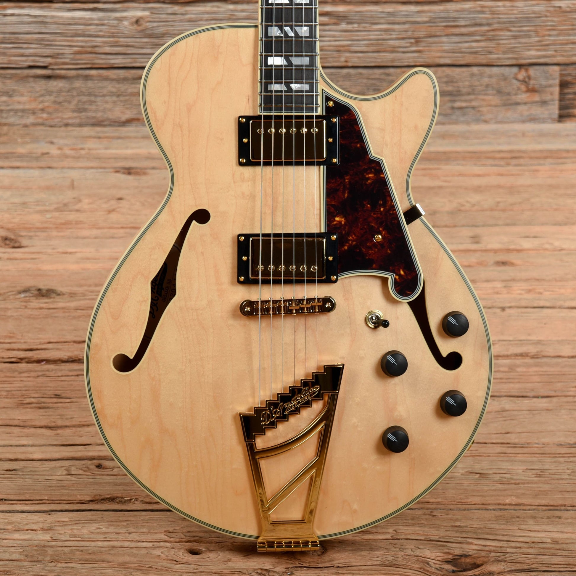 D'Angelico Deluxe SS Semi-Hollow Single Cutaway with Stairstep Tailpiece Natural Electric Guitars / Semi-Hollow