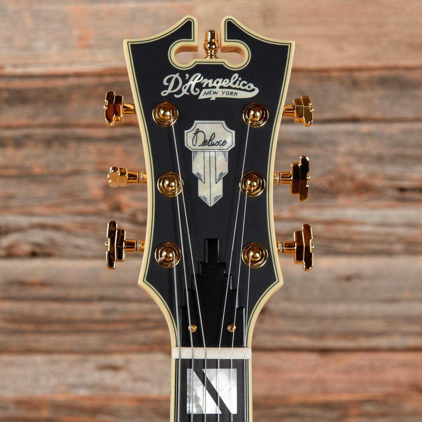 D'Angelico Deluxe SS Semi-Hollow Single Cutaway with Stairstep Tailpiece Natural Electric Guitars / Semi-Hollow