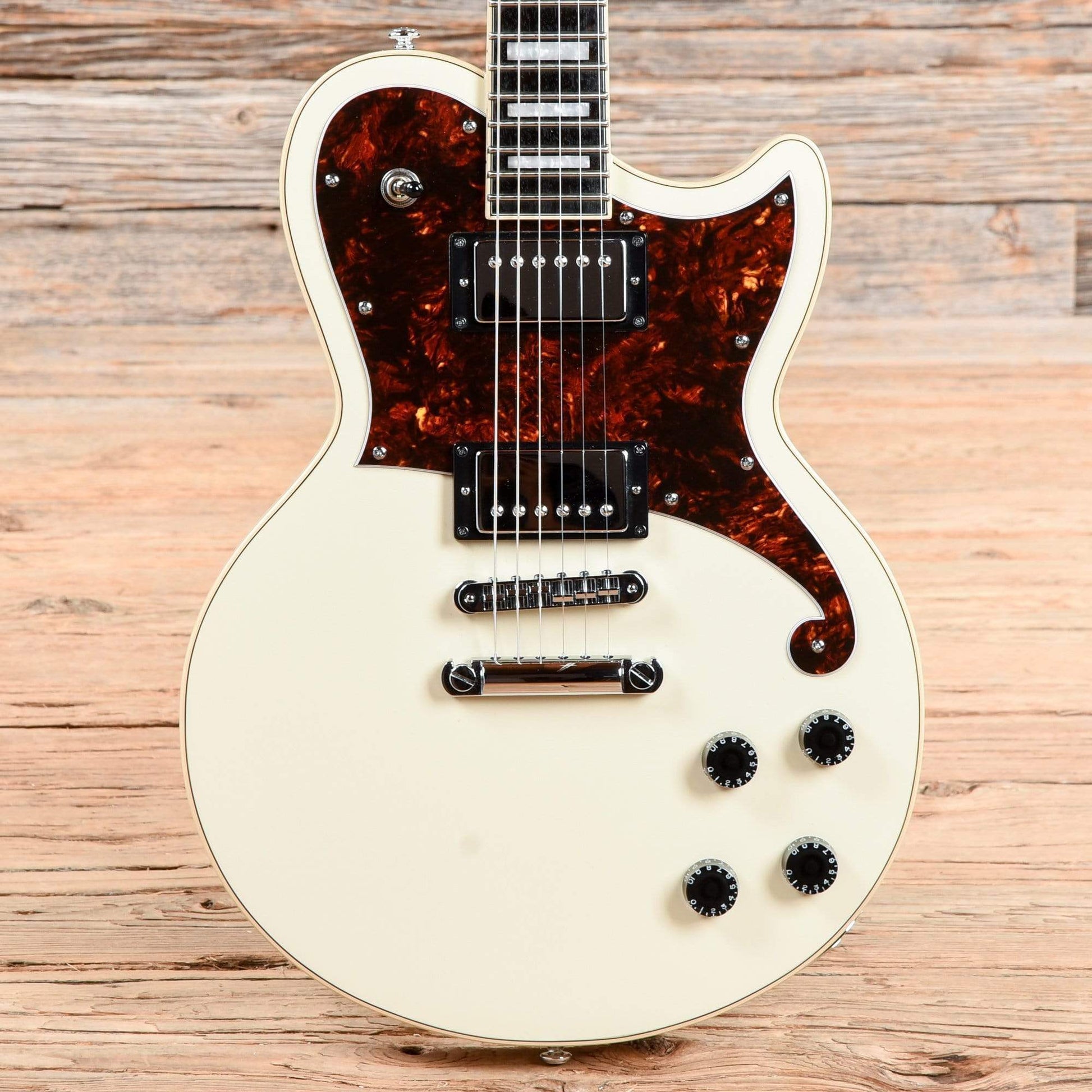 D'Angelico Premier Atlantic Antique White 2018 Electric Guitars / Solid Body