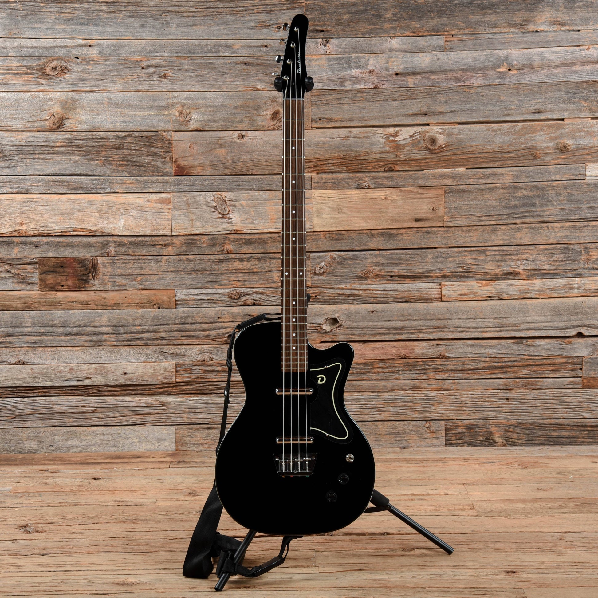 Danelectro '56 Bass Black Bass Guitars / Short Scale