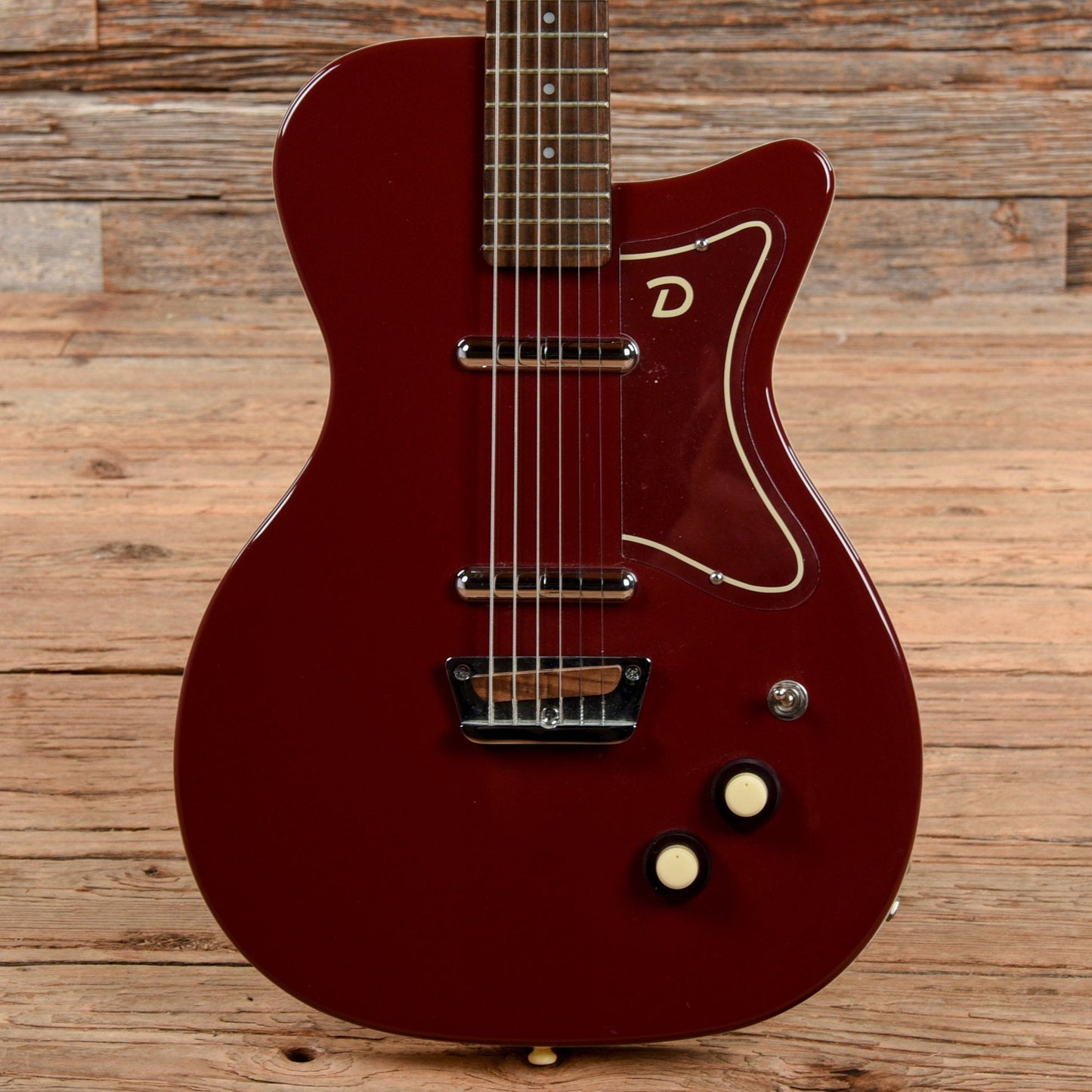 Danelectro '56 Reissue Baritone Red 2004 Electric Guitars / Semi-Hollow