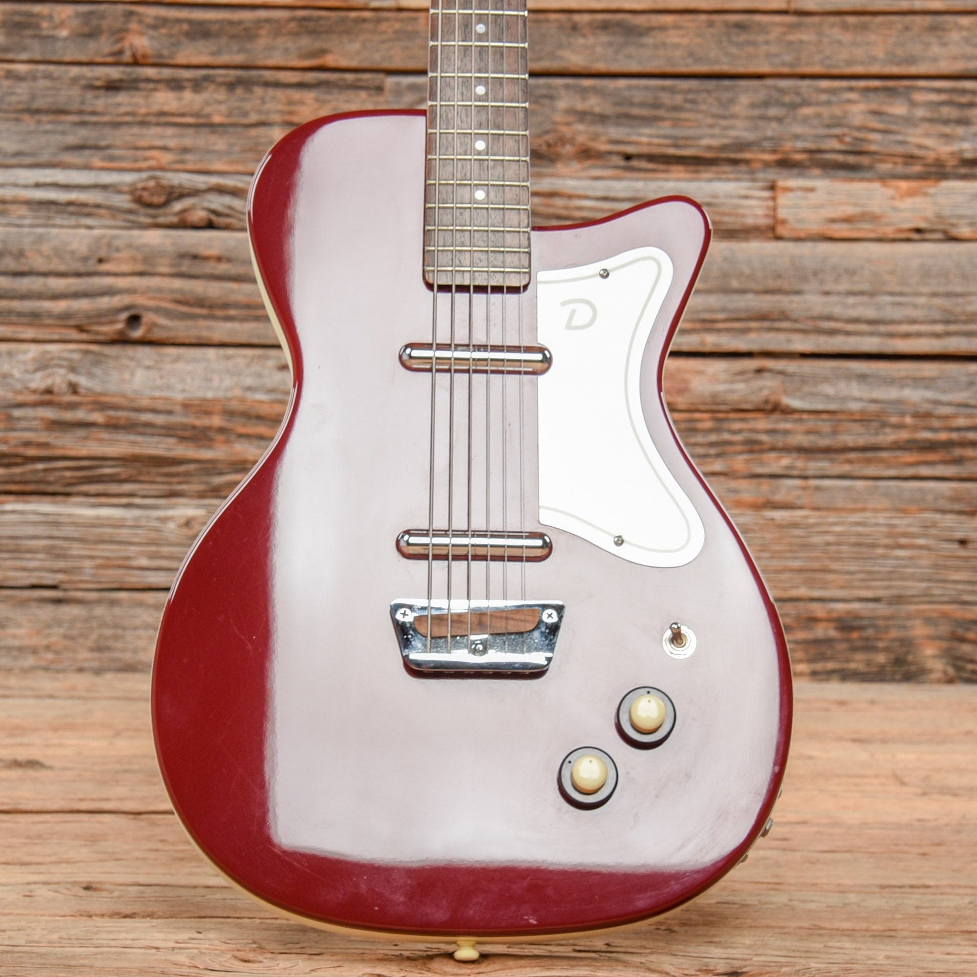 Danelectro '56 Reissue Baritone Red 2004 Electric Guitars / Semi-Hollow