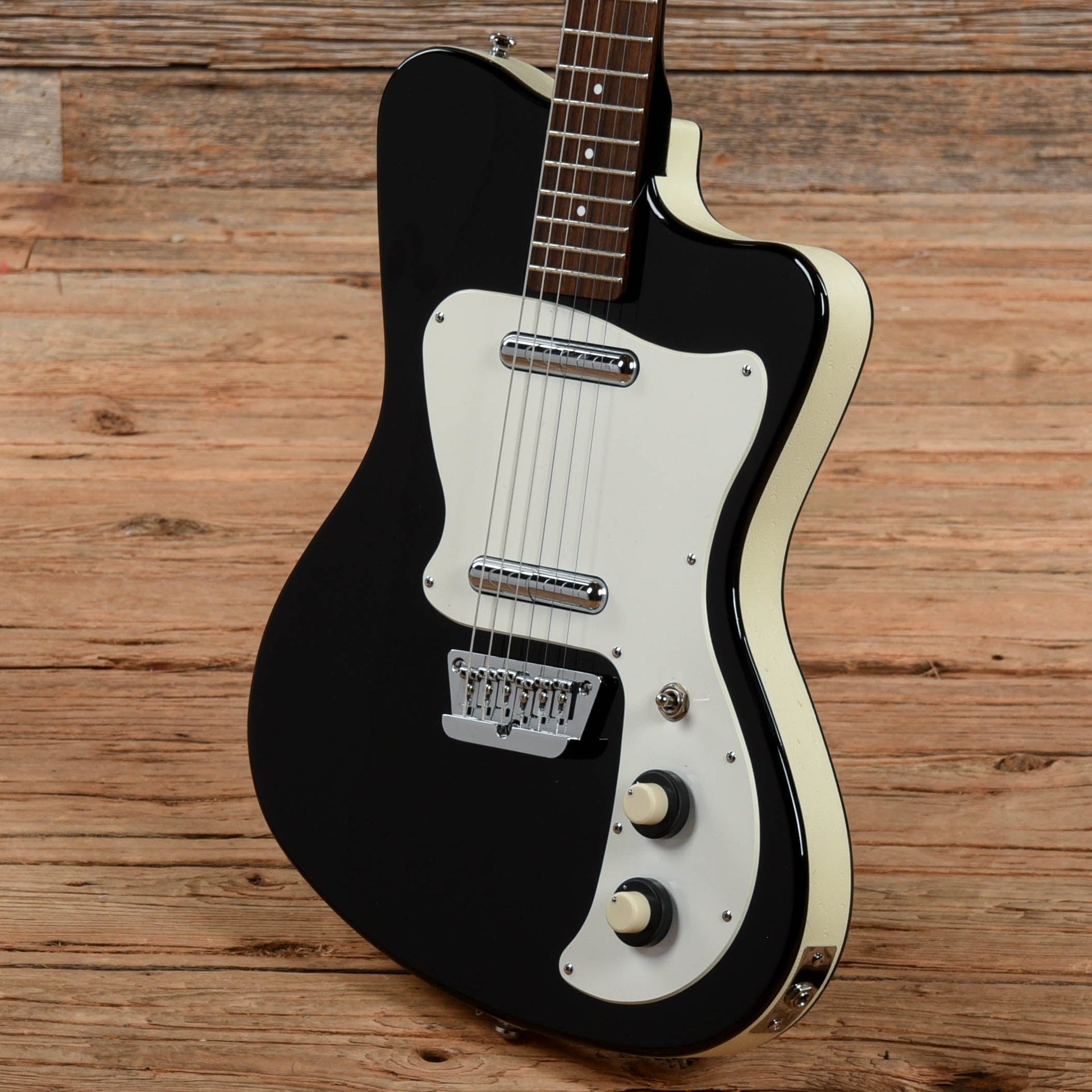 Danelectro The '67 Dano Black Electric Guitars / Solid Body