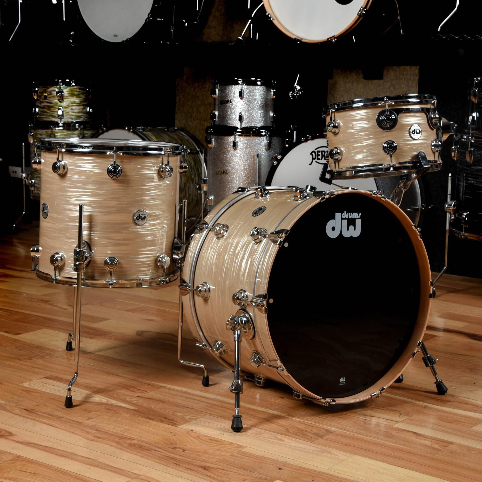 DW Collector's Series 13/16/22 3pc. Birch Drum Kit Creme Oyster