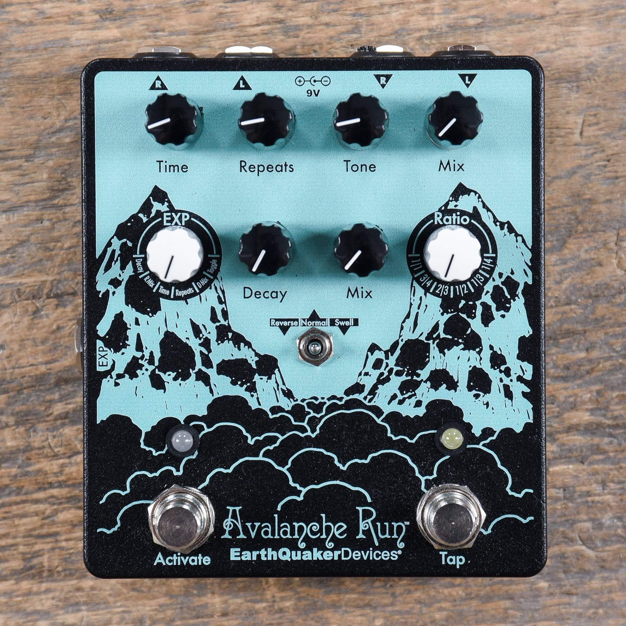 Earthquaker Devices Avalanche Run Stereo Delay & Reverb V2 Mint