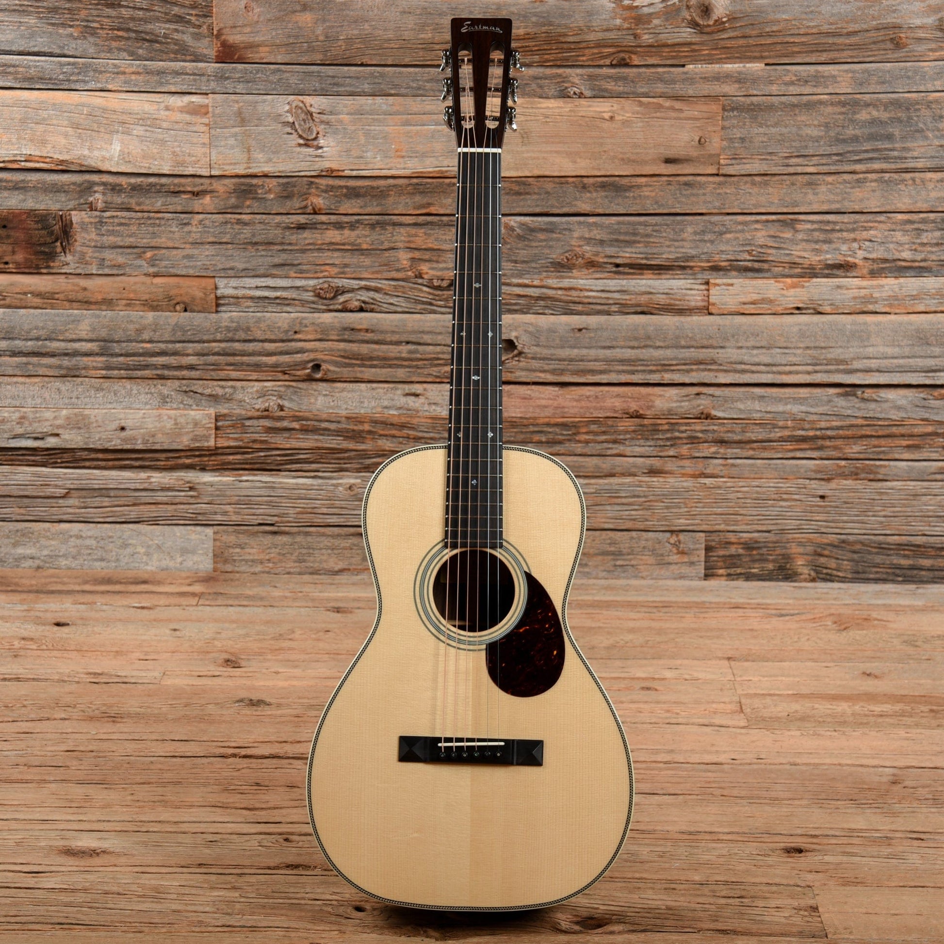 Eastman E20P Natural Acoustic Guitars / Parlor