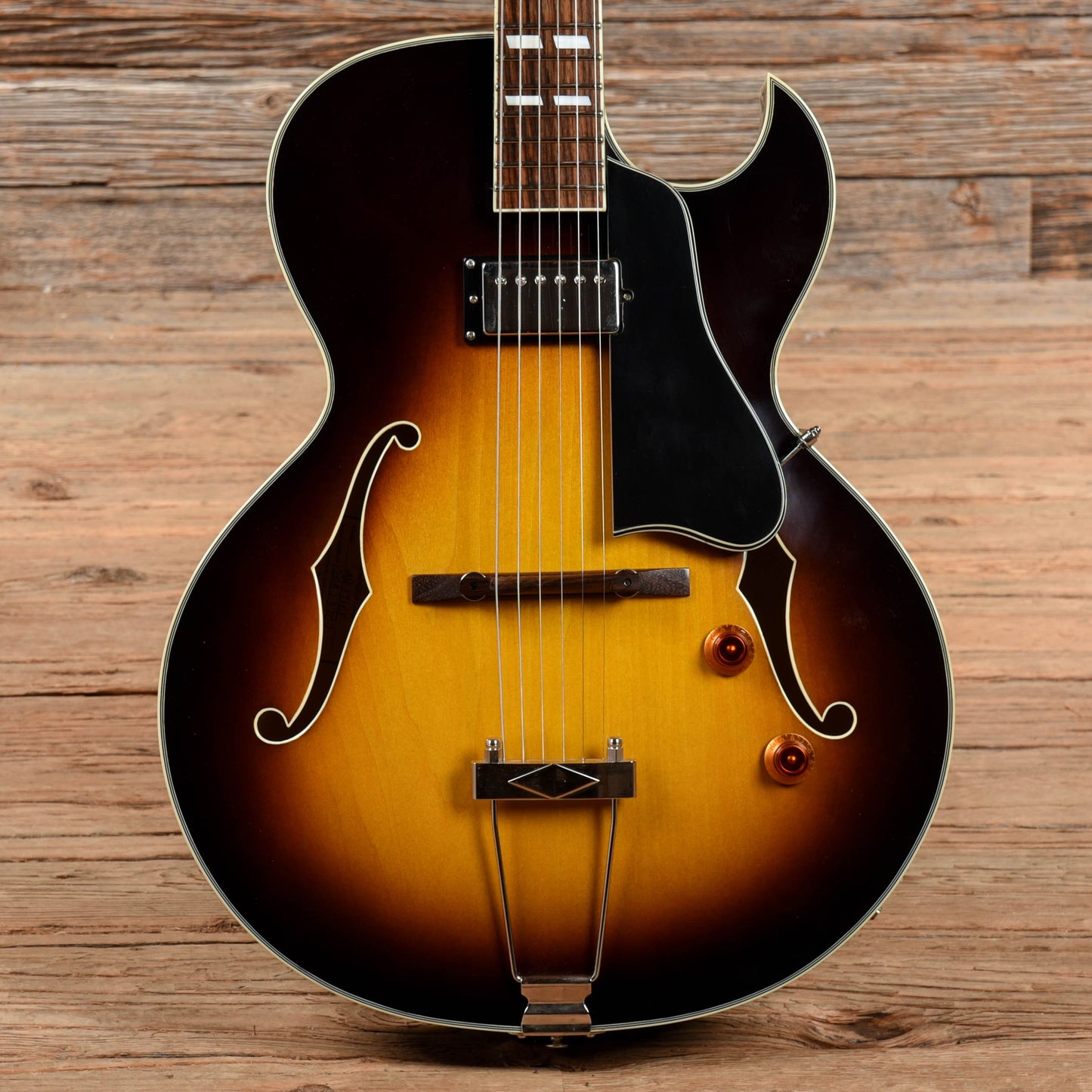 Eastman AR371ce Sunburst Electric Guitars / Hollow Body