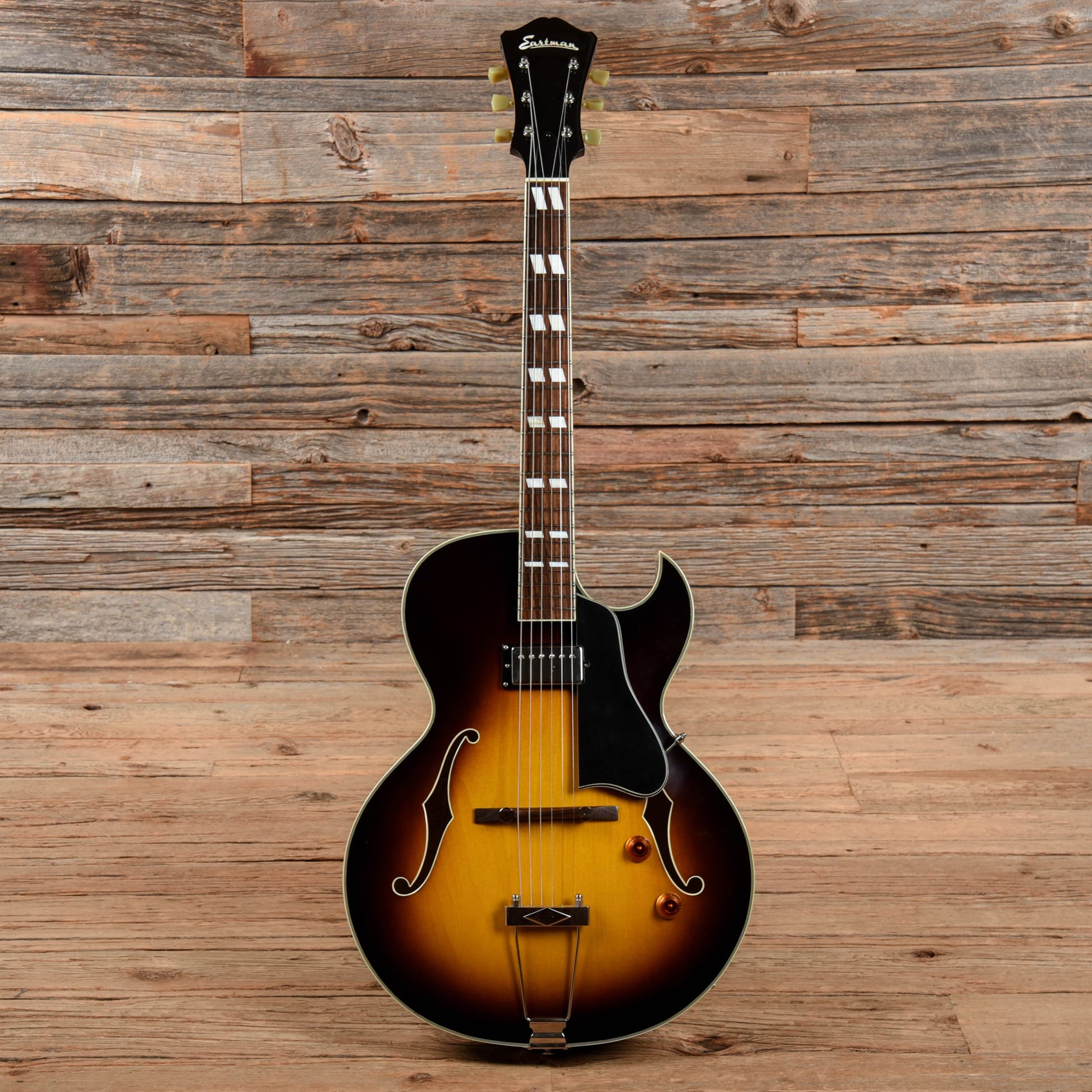 Eastman AR371ce Sunburst Electric Guitars / Hollow Body