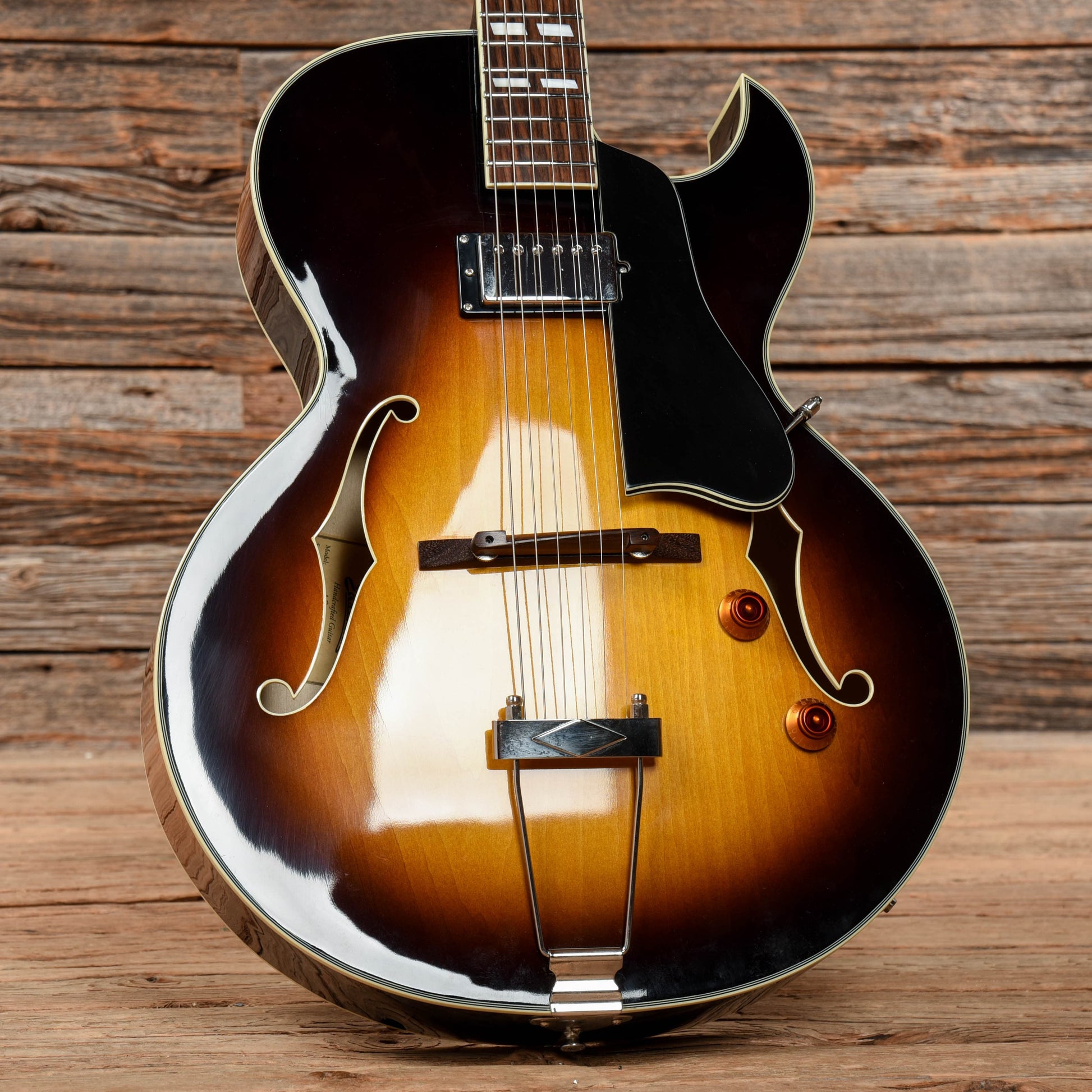 Eastman AR371ce Sunburst Electric Guitars / Hollow Body