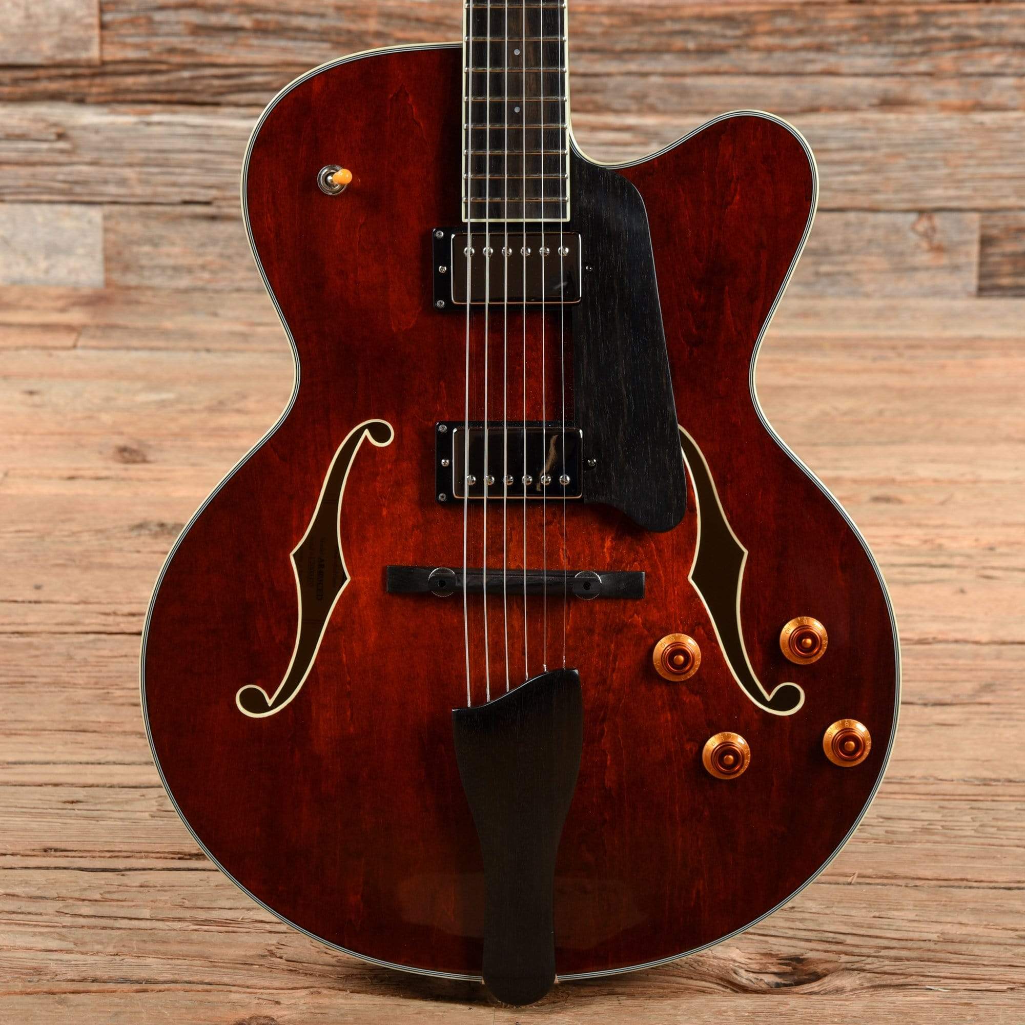 Eastman AR403CE Single Cutaway Hollow-Body Archtop Classic – Chicago Music  Exchange