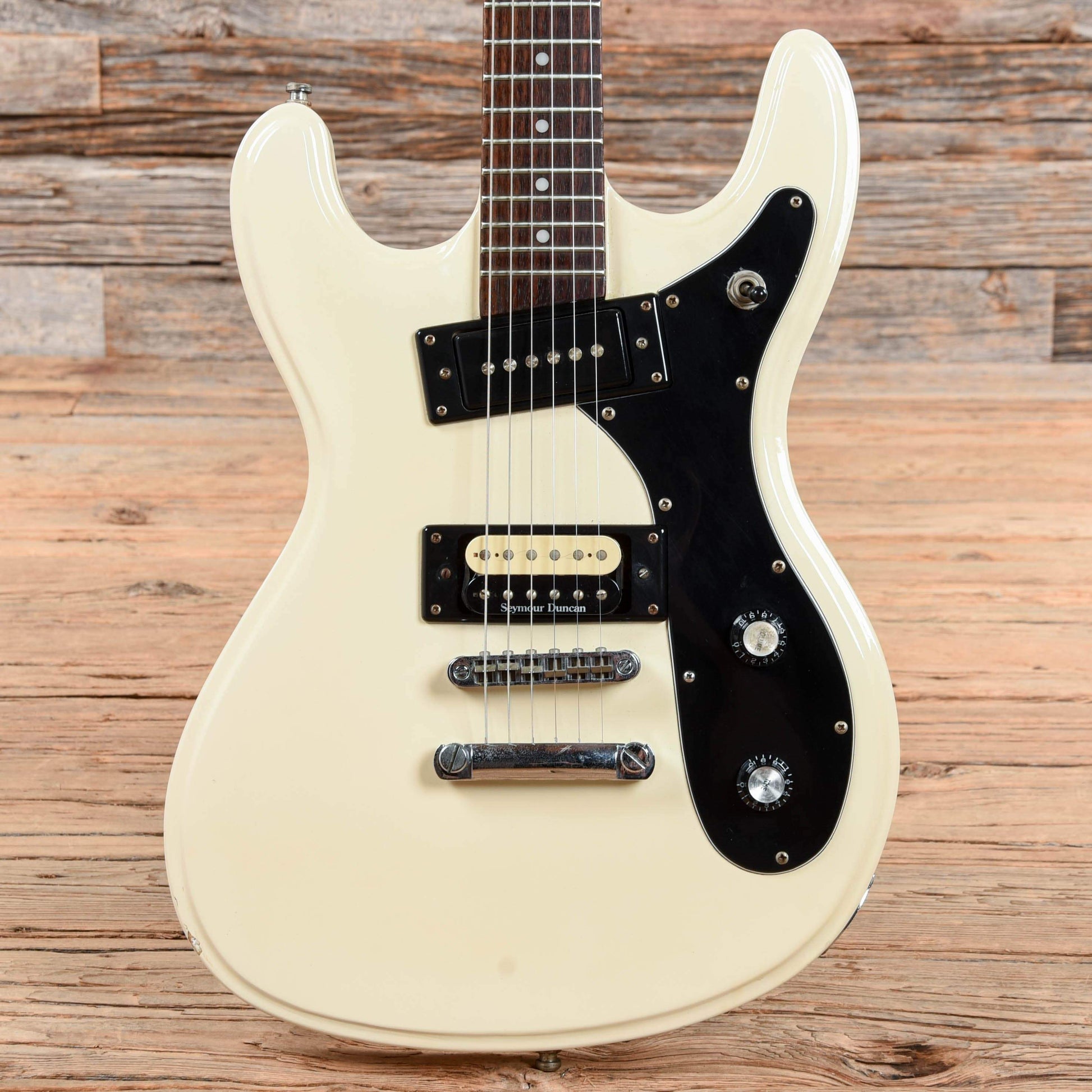 Eastwood Hi-Flyer White 2012 Electric Guitars / Solid Body