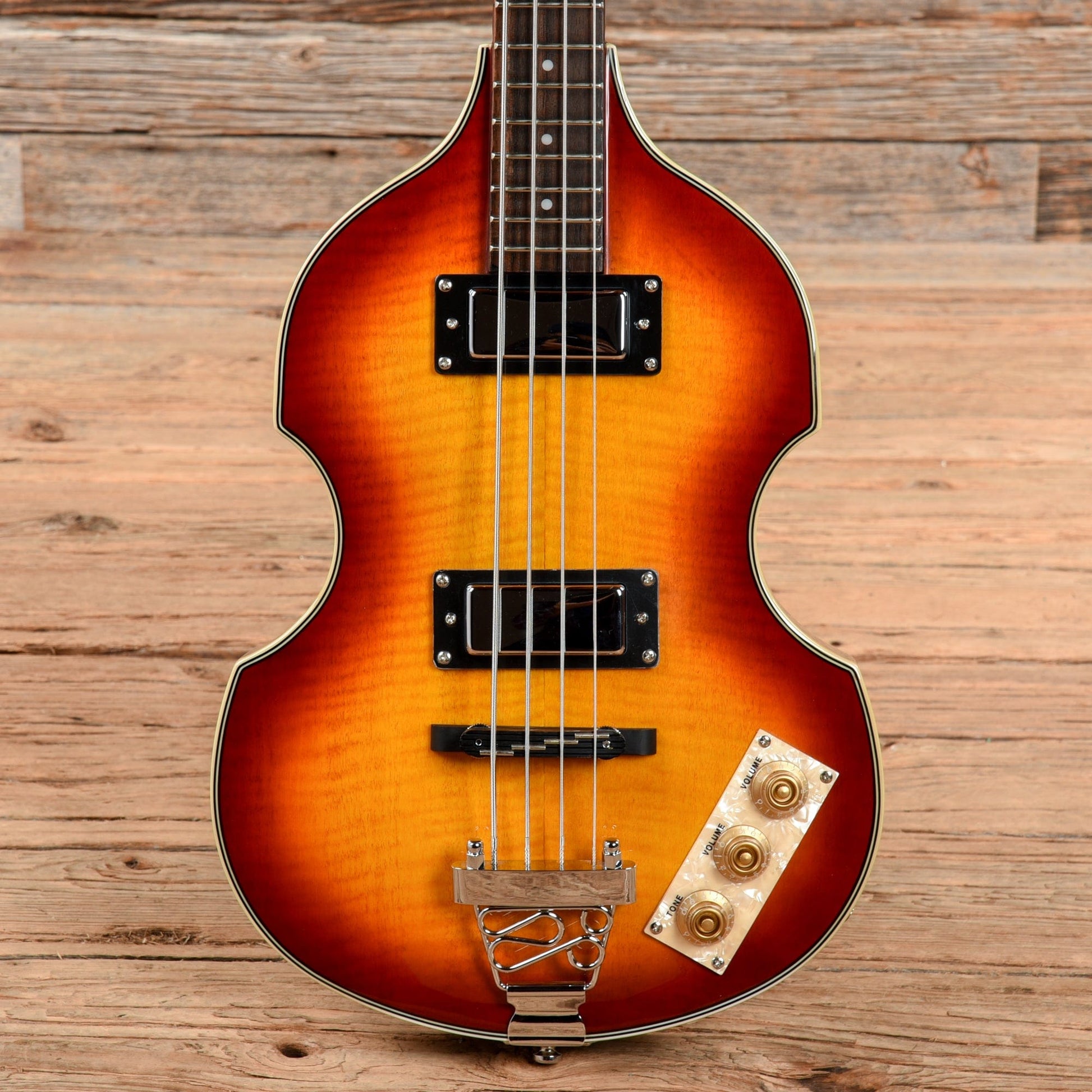 Epiphone Viola Bass Sunburst 2007 Bass Guitars / 4-String