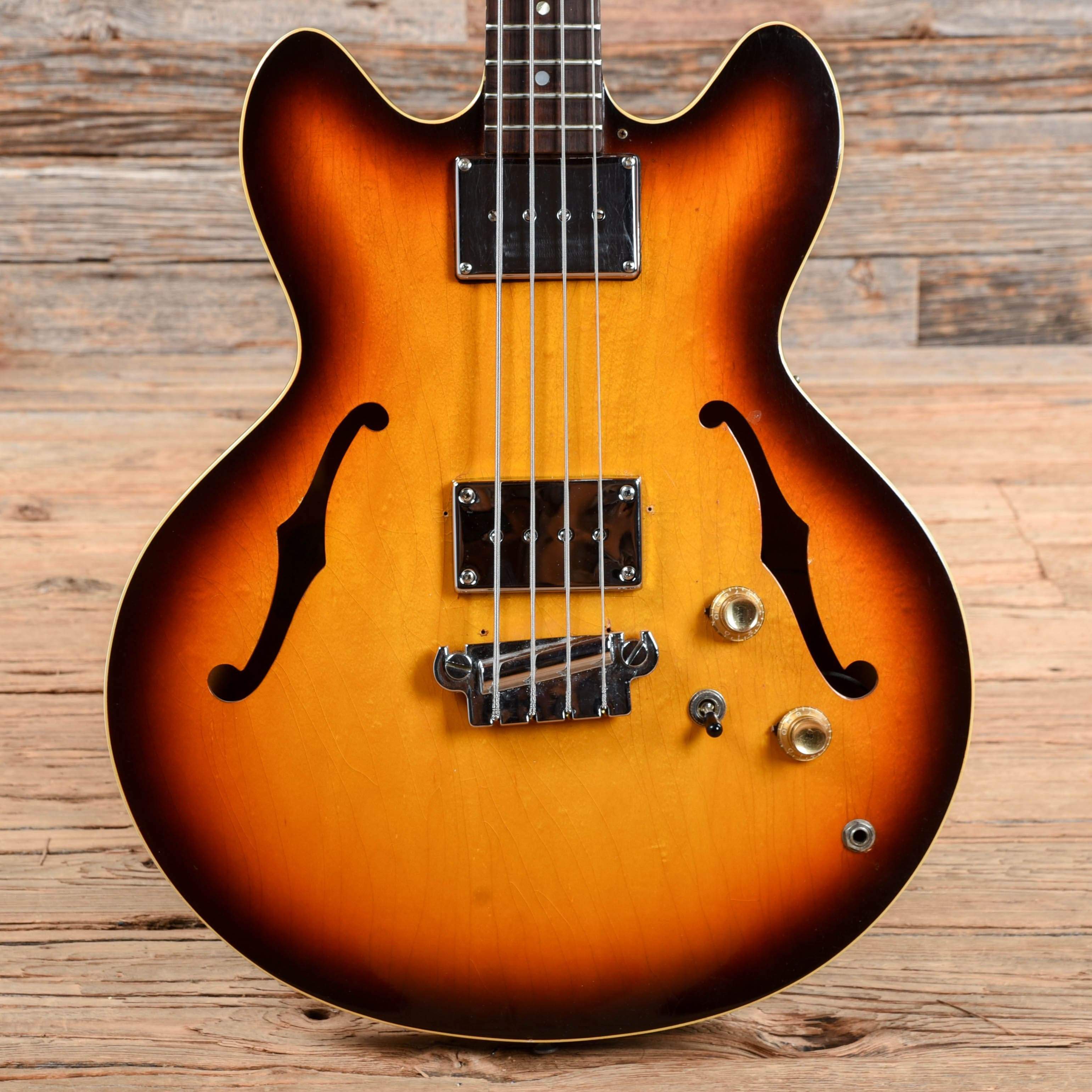 Epiphone Rivoli Bass Sunburst 1966 – Chicago Music Exchange