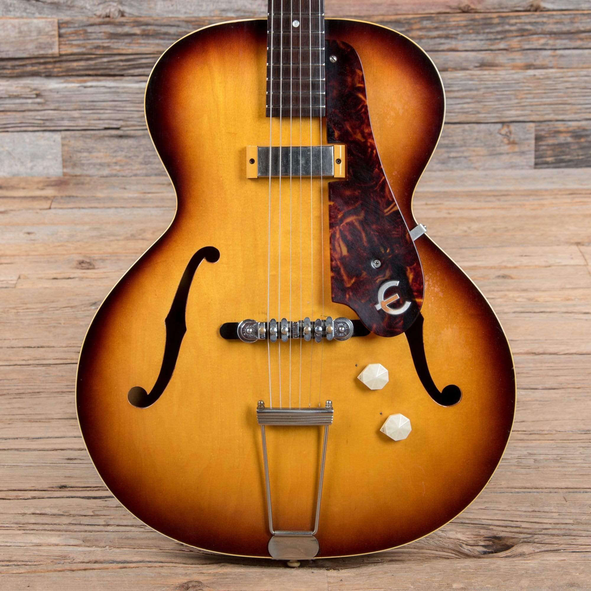 Epiphone E422T Century Sunburst 1960 – Chicago Music Exchange