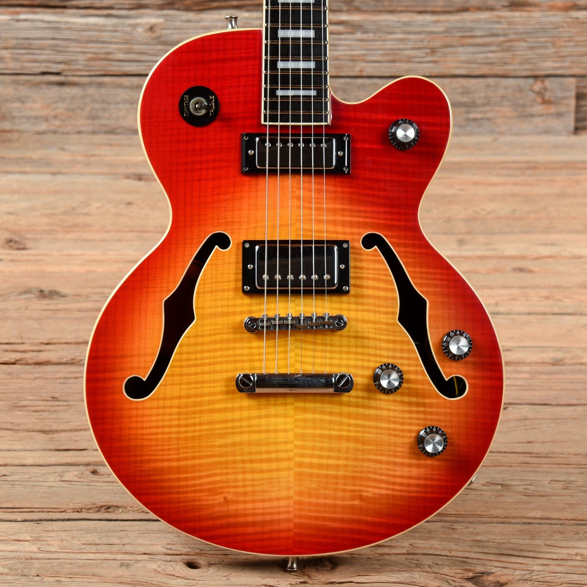 Epiphone Alleykat Sunburst Electric Guitars / Semi-Hollow