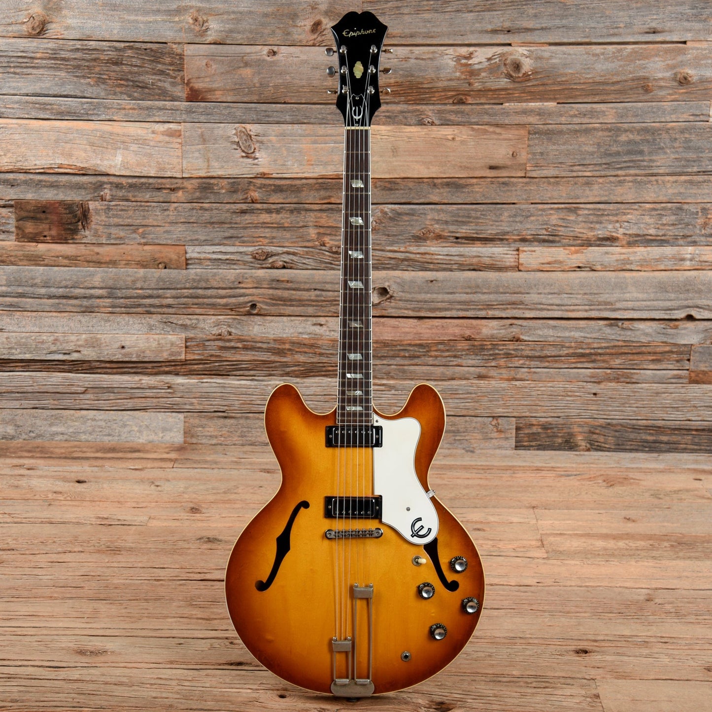 Epiphone Riviera Sunburst 1965 Electric Guitars / Semi-Hollow