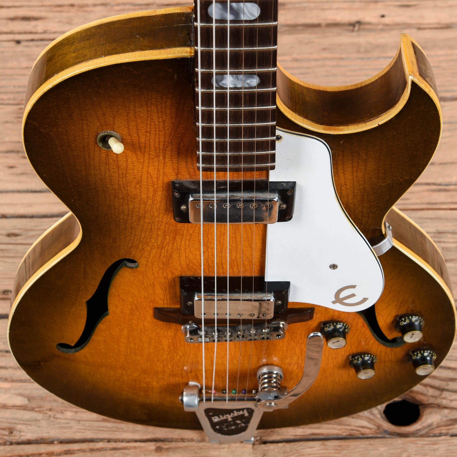 Epiphone Sorrento Royal Olive 1966 Electric Guitars / Semi-Hollow