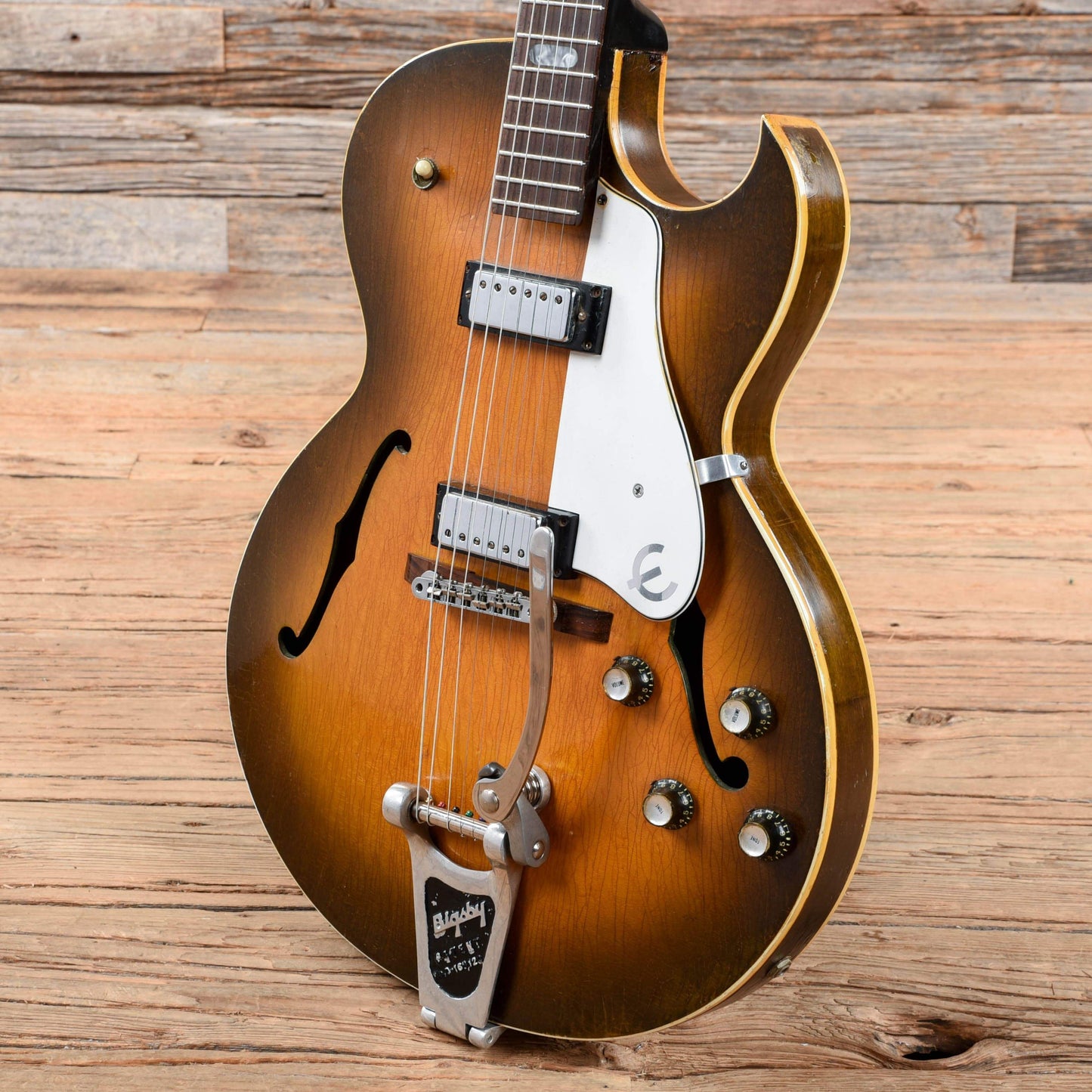 Epiphone Sorrento Royal Olive 1966 Electric Guitars / Semi-Hollow