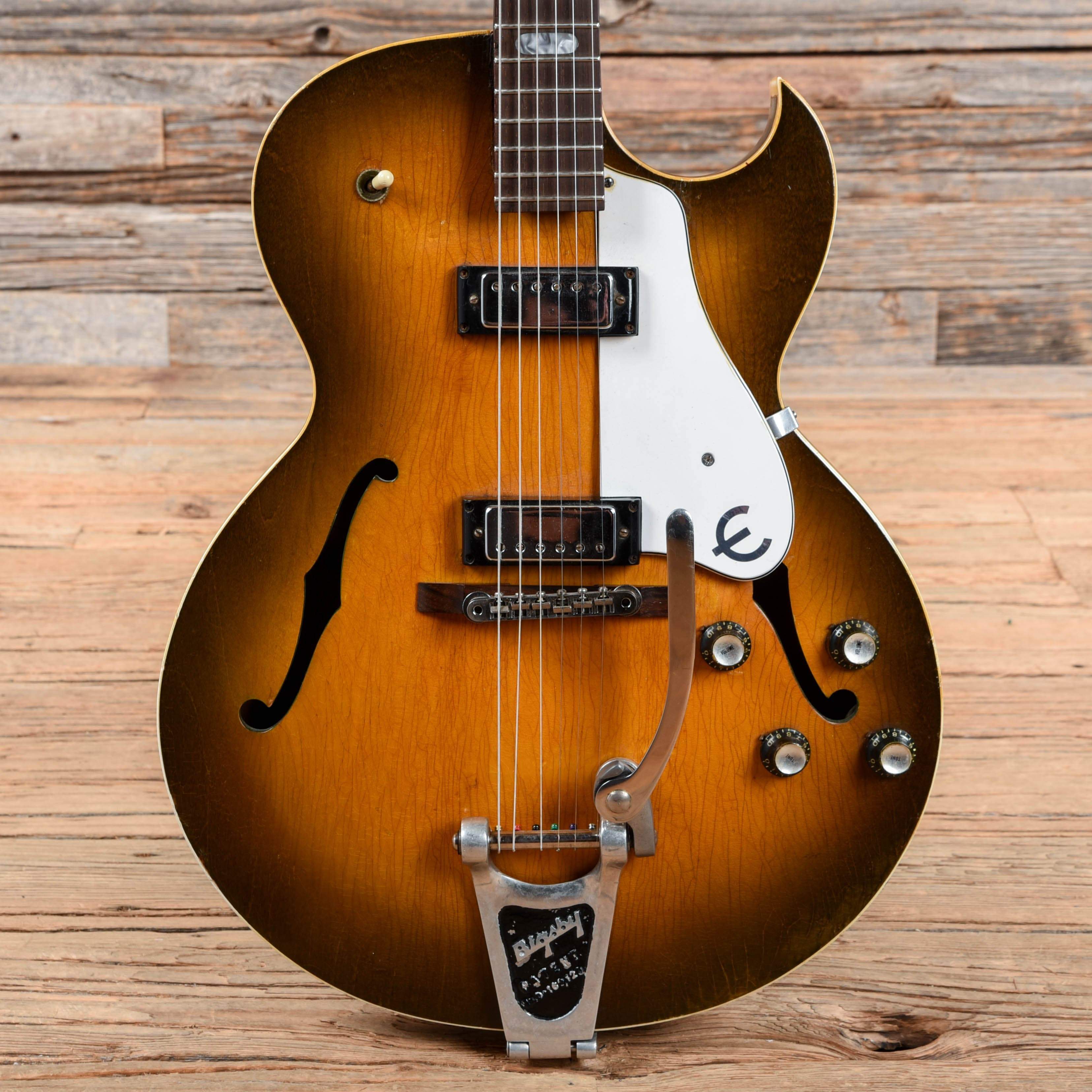 Epiphone Sorrento Royal Olive 1966 Electric Guitars / Semi-Hollow