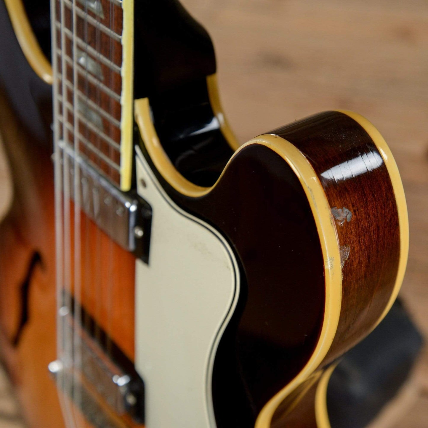 Epiphone  Sunburst 1967 Electric Guitars / Semi-Hollow