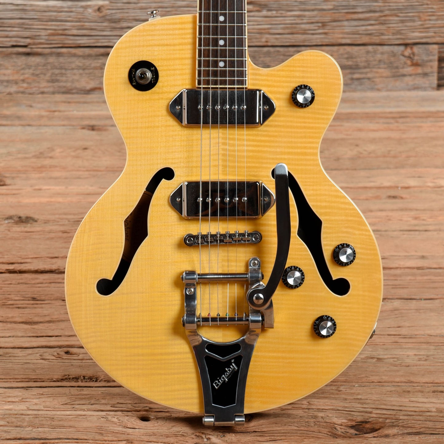 Epiphone Wildkat Antique Natural Electric Guitars / Semi-Hollow