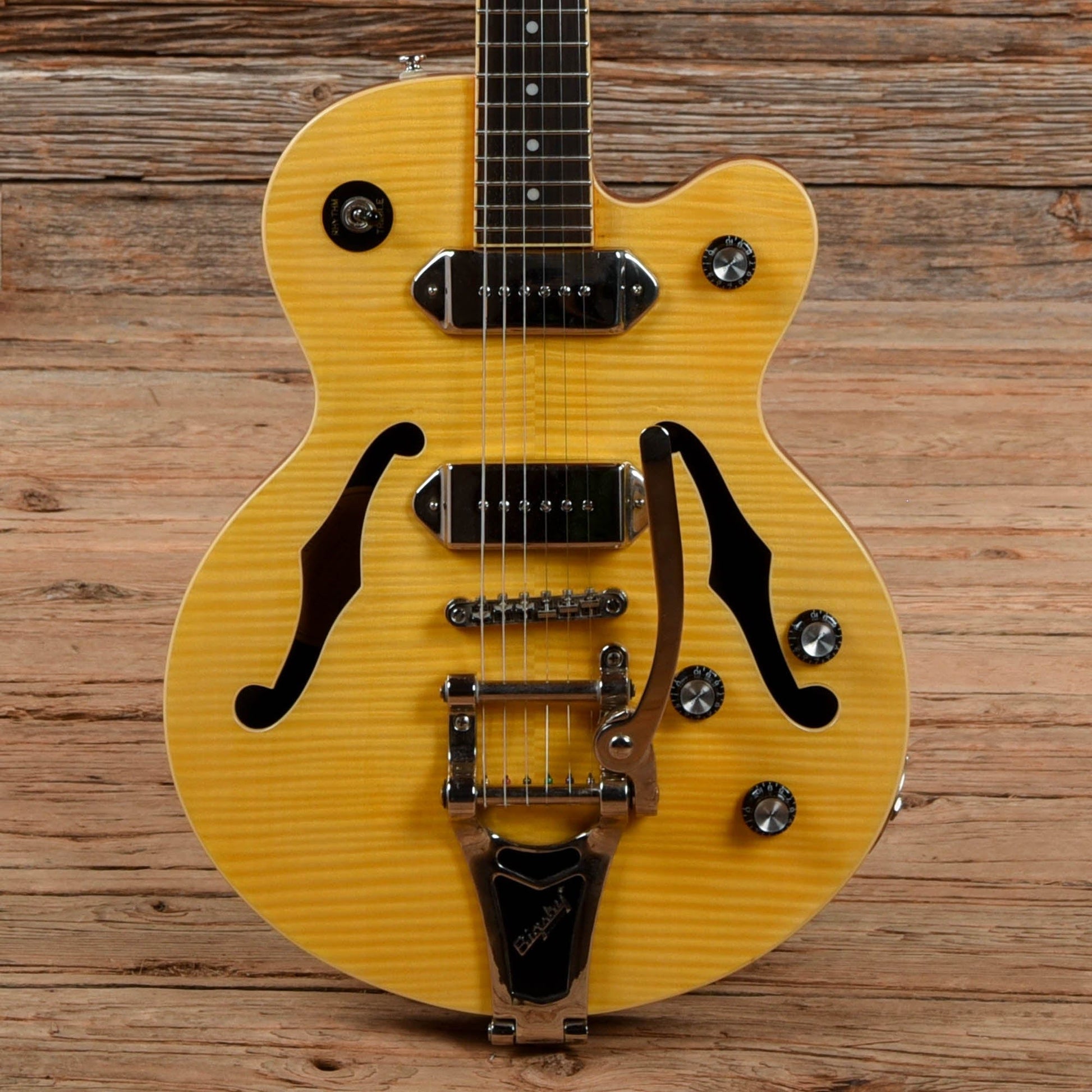 Epiphone Wildkat Natural 2014 Electric Guitars / Semi-Hollow