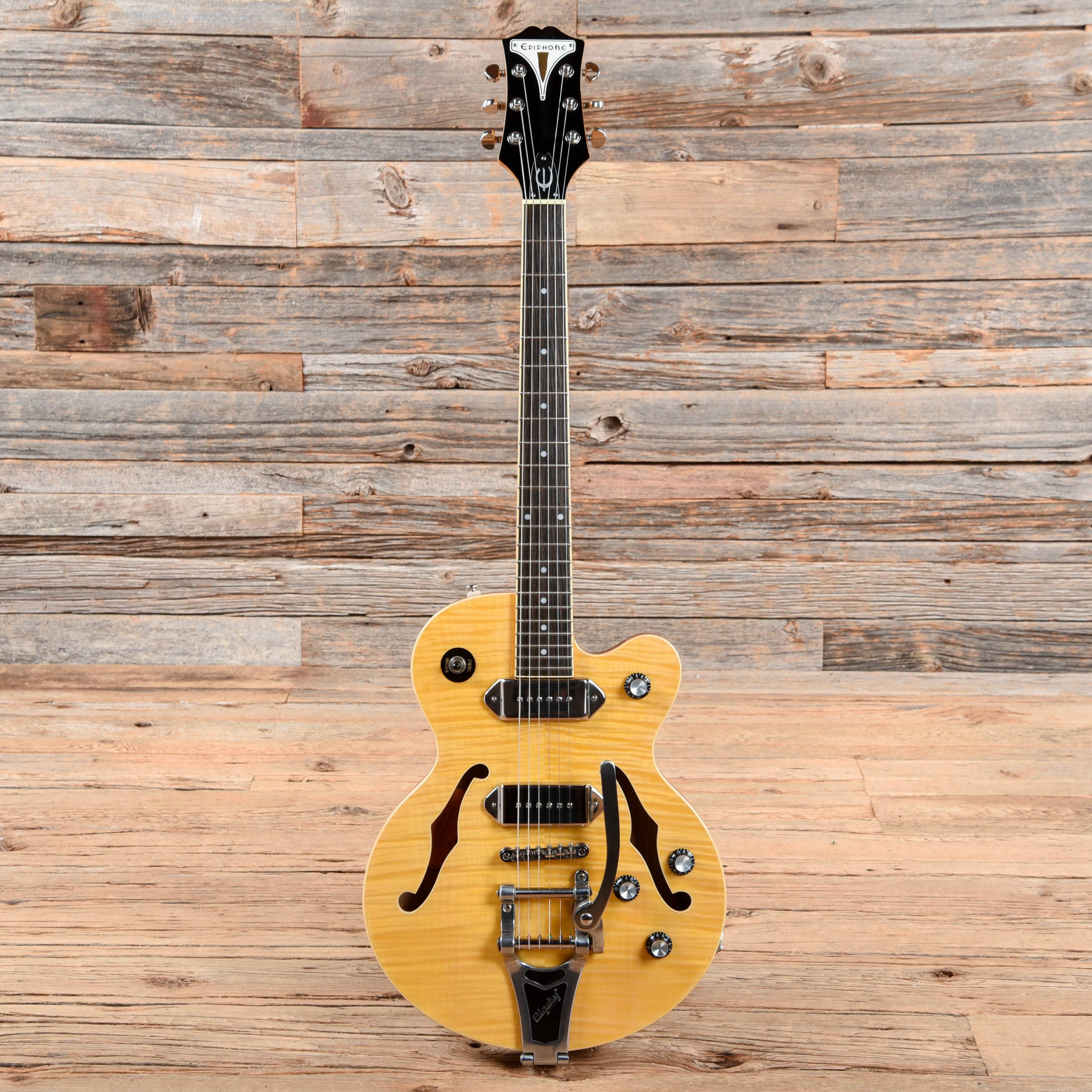 Epiphone WildKat Natural 2016 Electric Guitars / Semi-Hollow