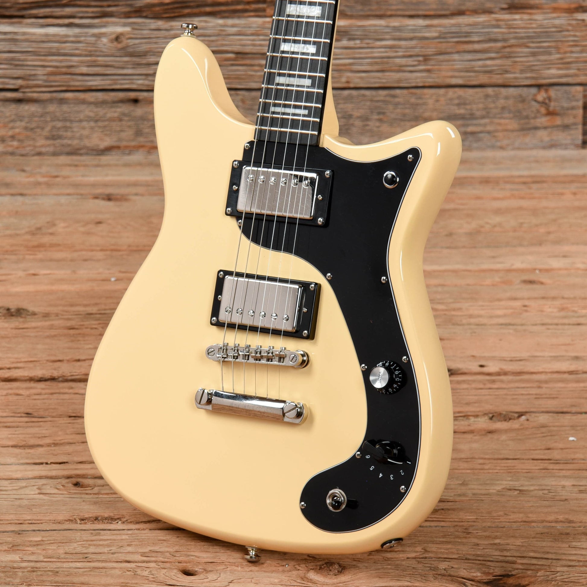 Epiphone Wilshire Phantomatic Antique Ivory Electric Guitars / Solid Body